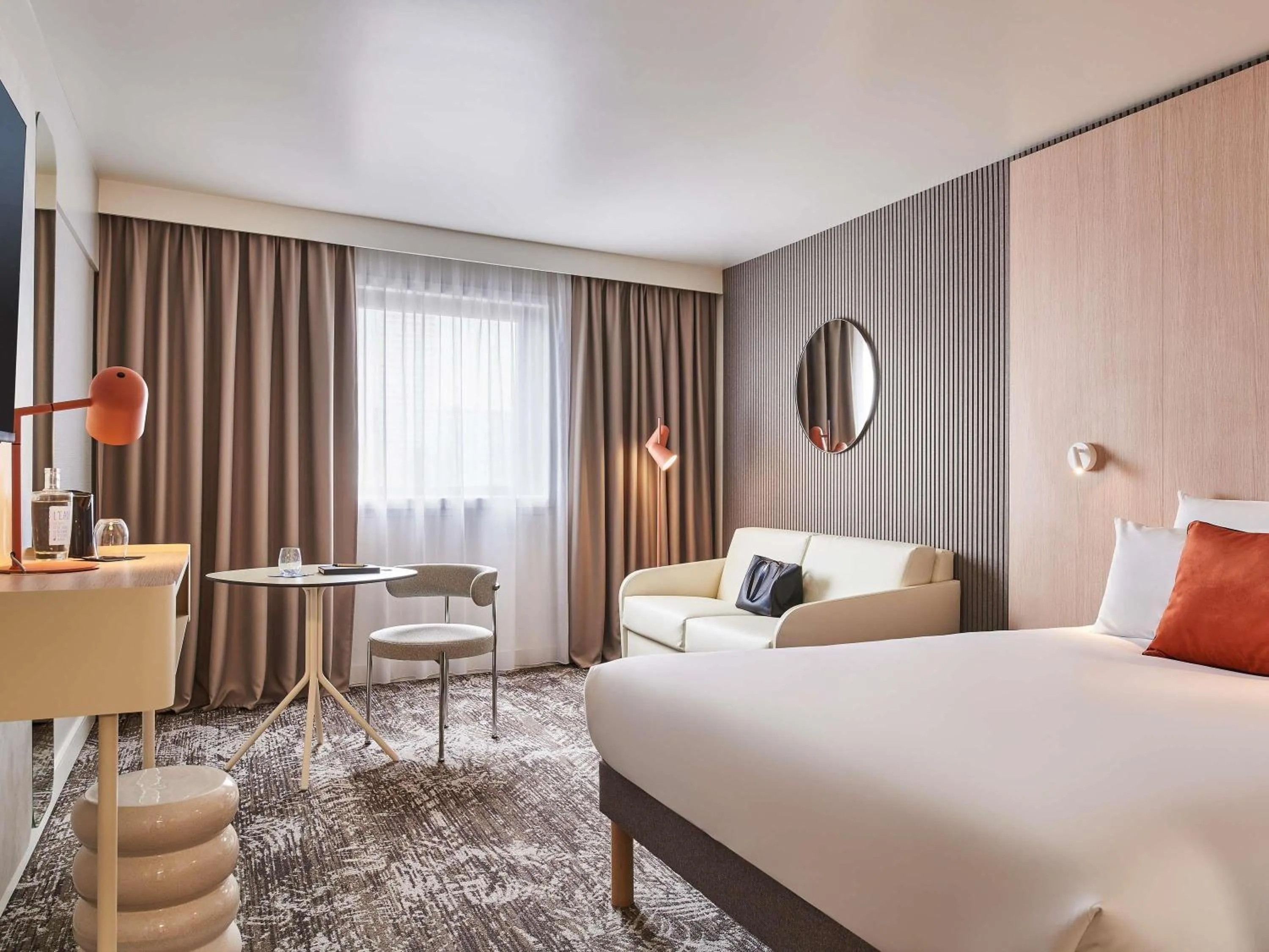 Bedroom, Bed in Novotel Paris 13 Porte d'Italie