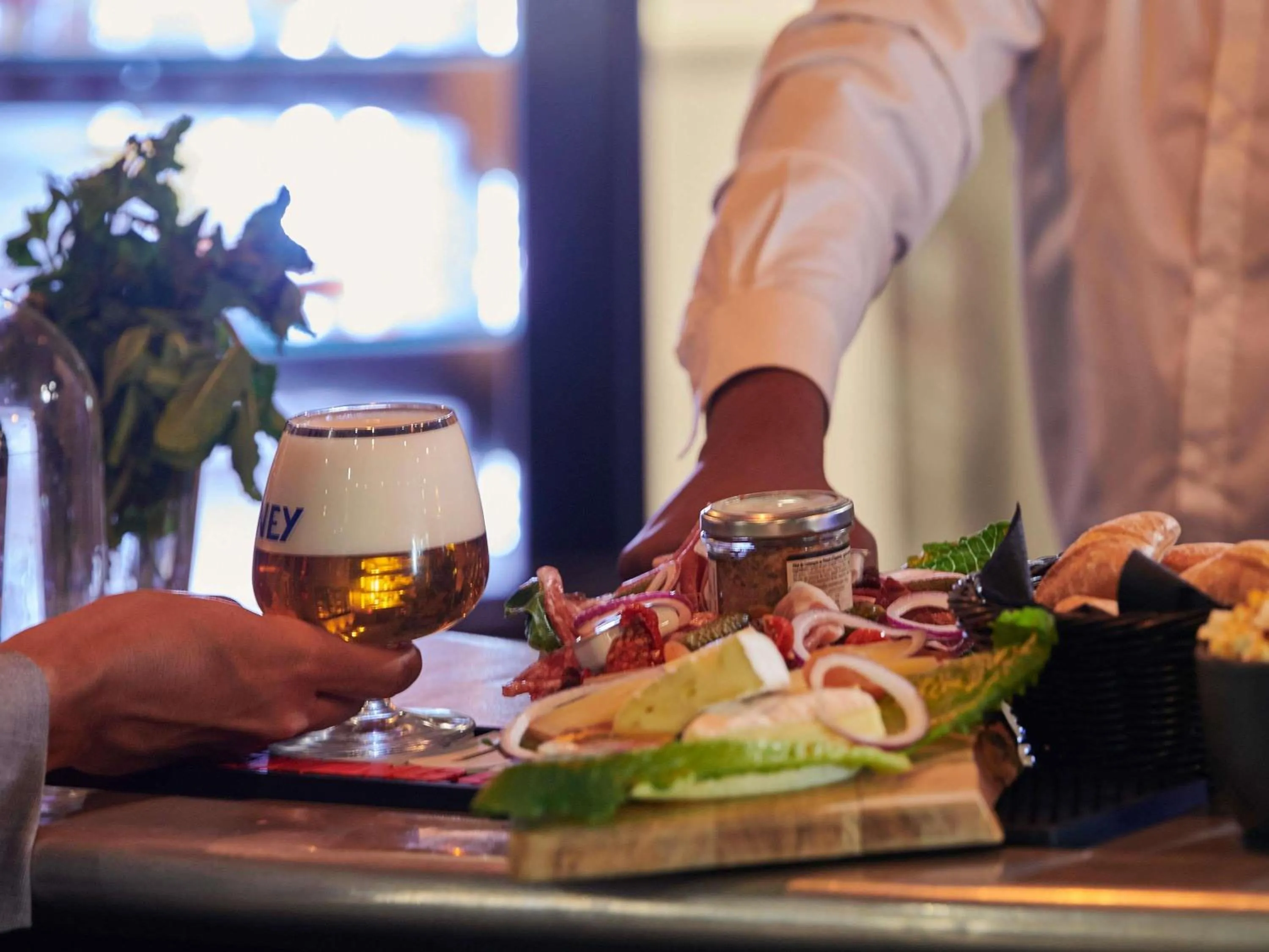 Lounge or bar in Novotel Paris 13 Porte d'Italie