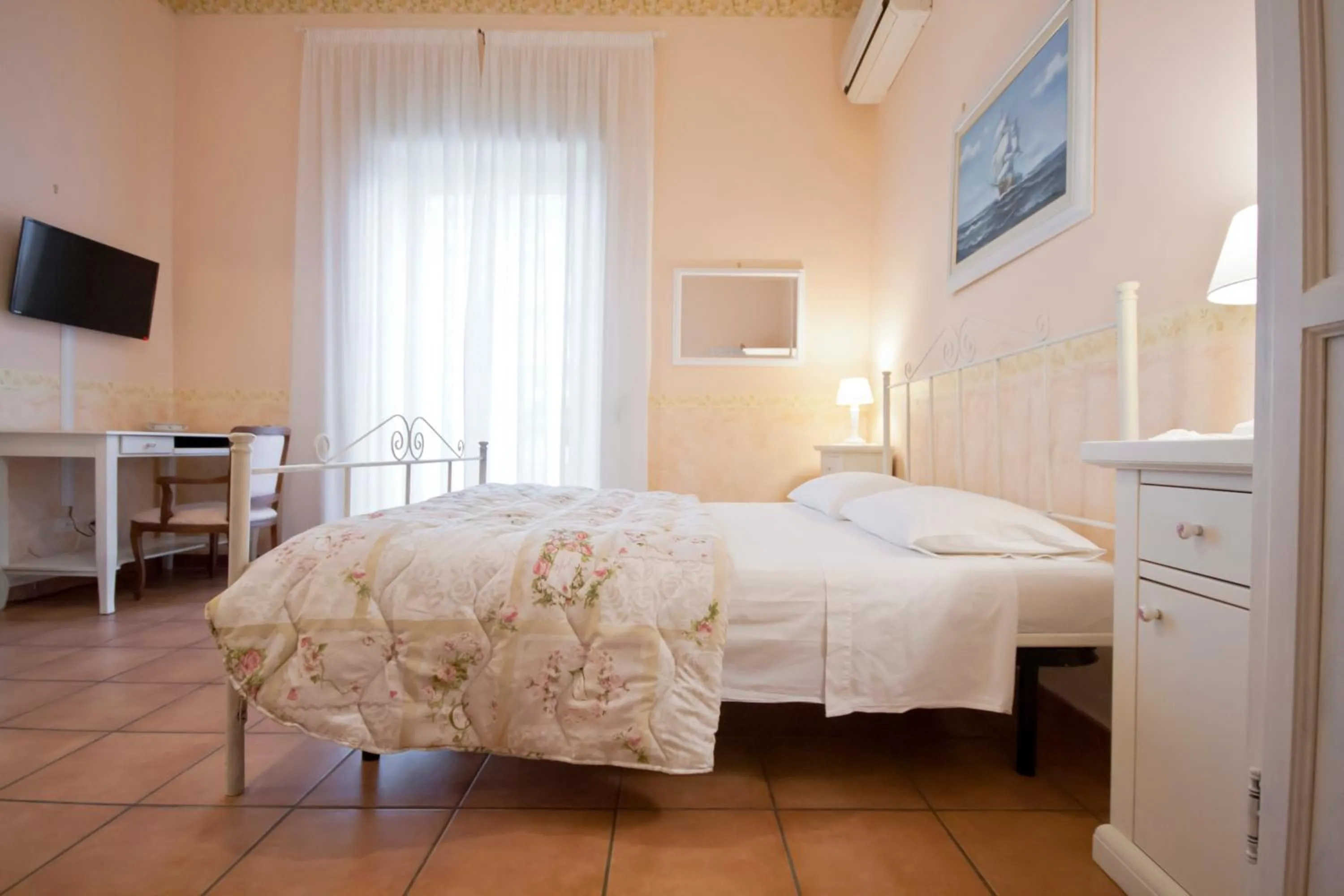 Photo of the whole room, Bed in Villa Liberty Palazzo Gigante