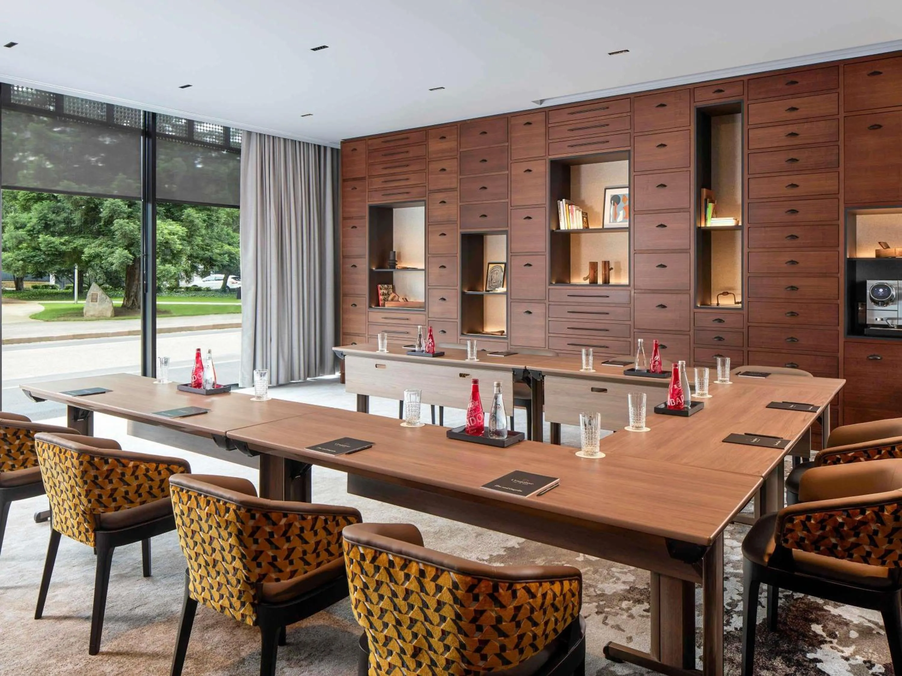 Meeting/conference room in L'Esquisse Hotel & Spa Colmar - MGallery Collection