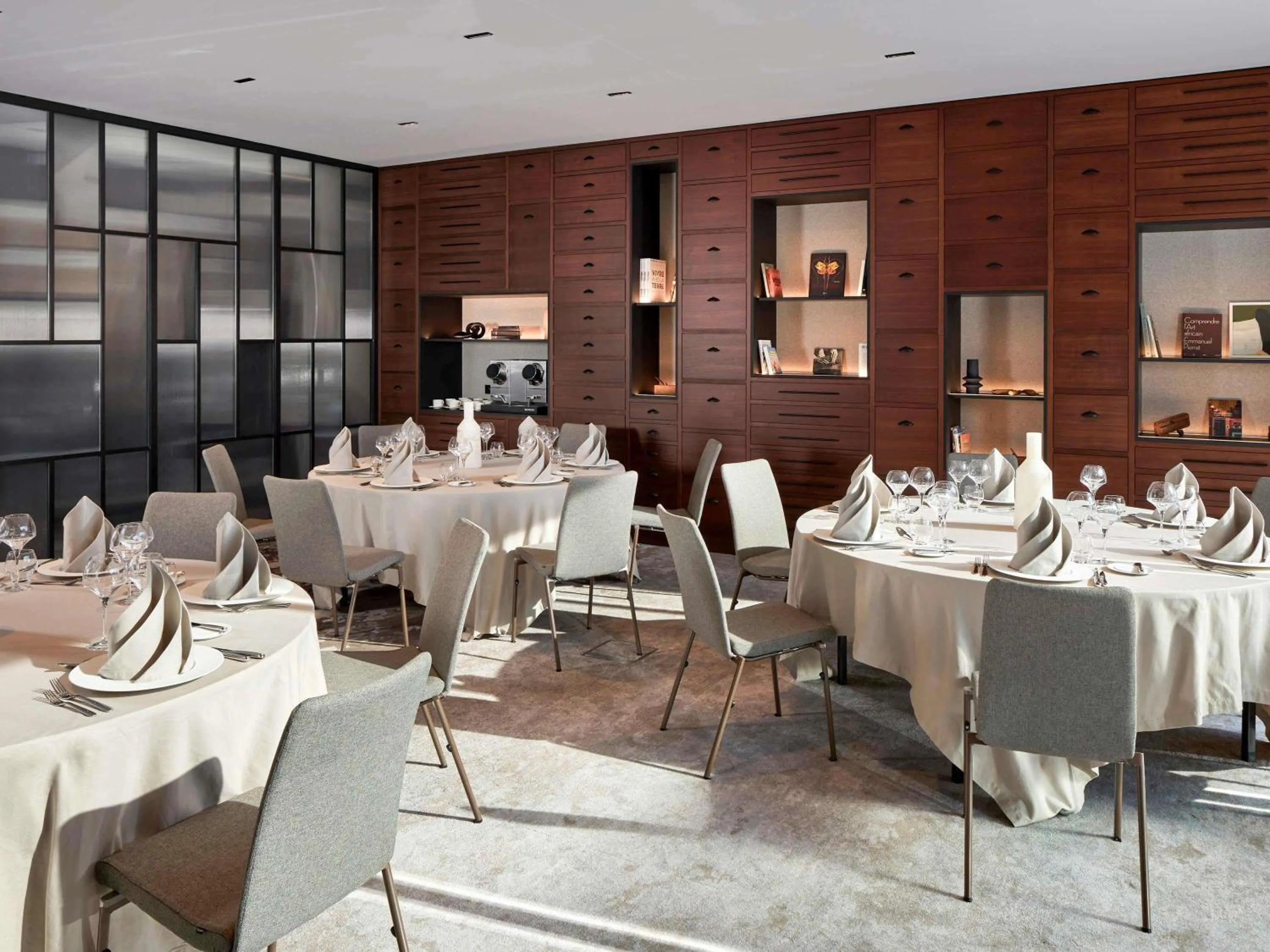 Meeting/conference room in L'Esquisse Hotel & Spa Colmar - MGallery Collection