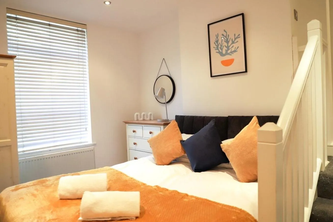 New- Modern 2br Apt Wifi Sleep5 City Centre