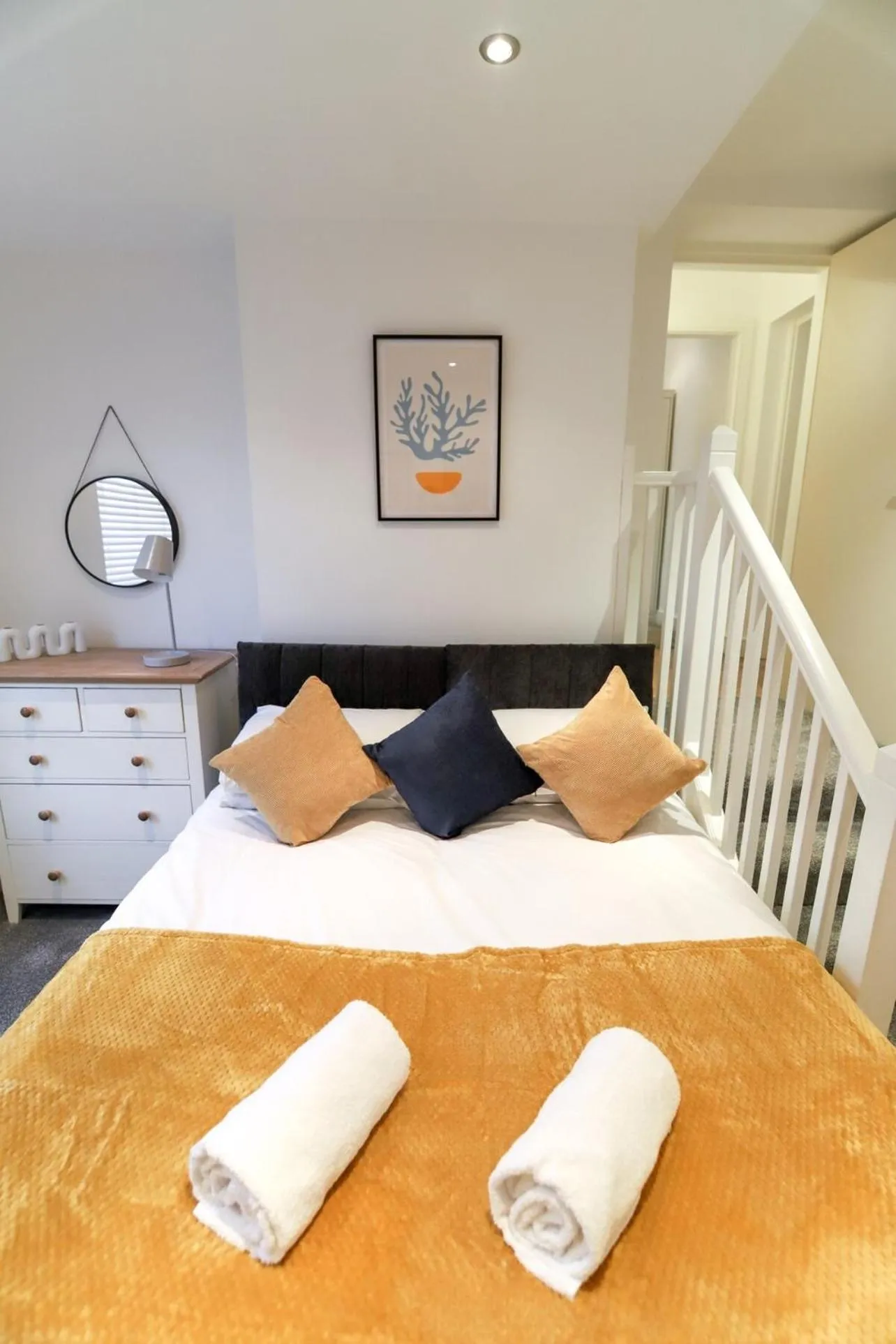 New- Modern 2br Apt Wifi Sleep5 City Centre