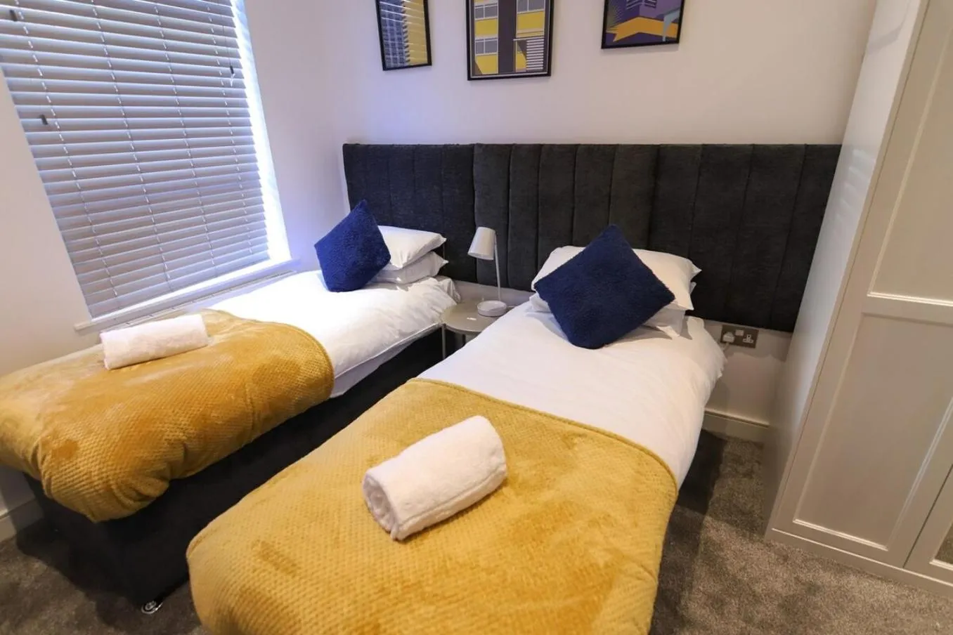 New- Modern 2br Apt Wifi Sleep5 City Centre
