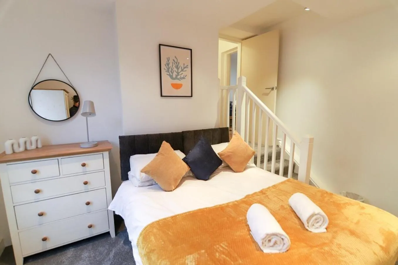 New- Modern 2br Apt Wifi Sleep5 City Centre