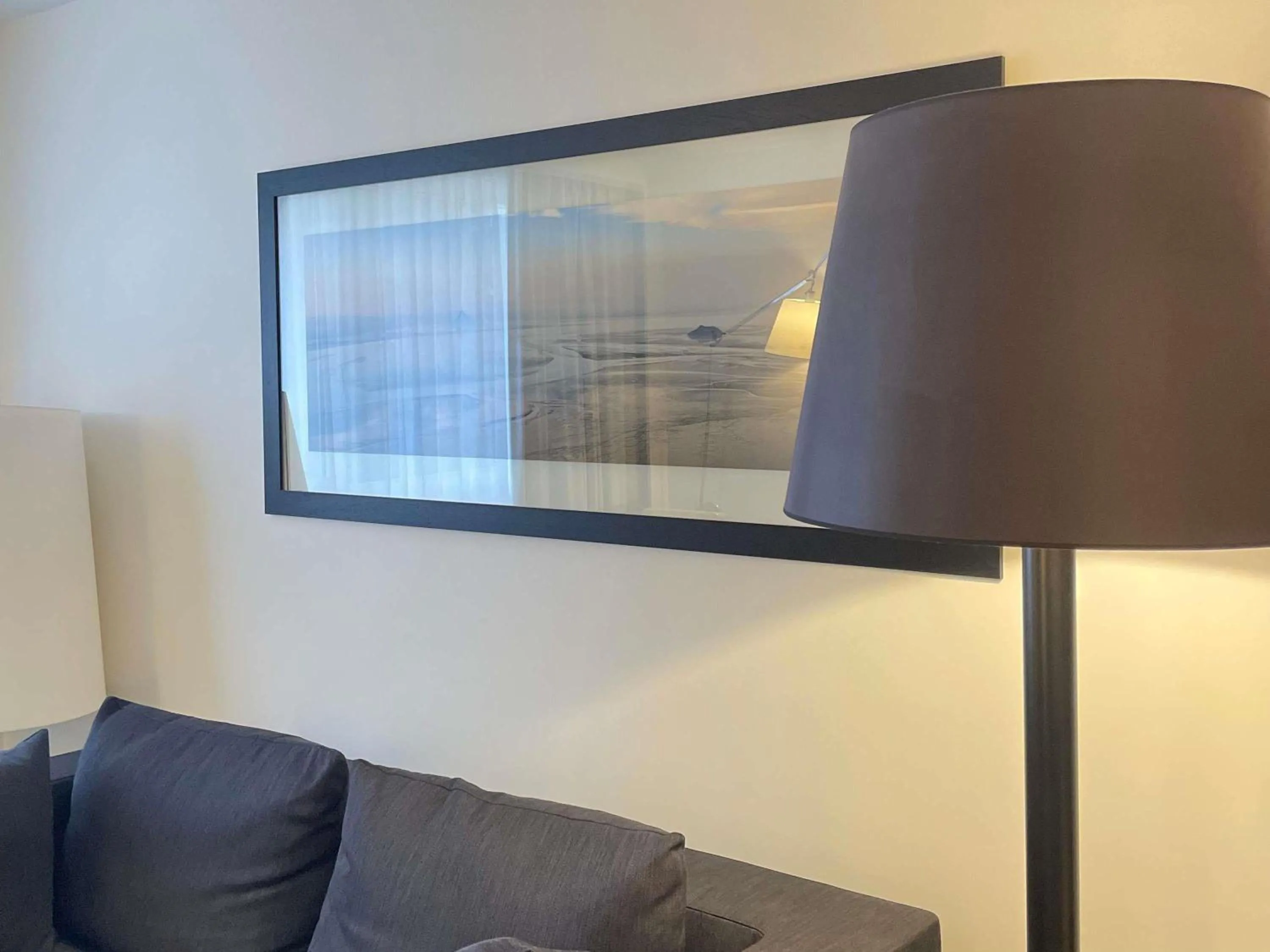 Photo of the whole room in Novotel Saclay