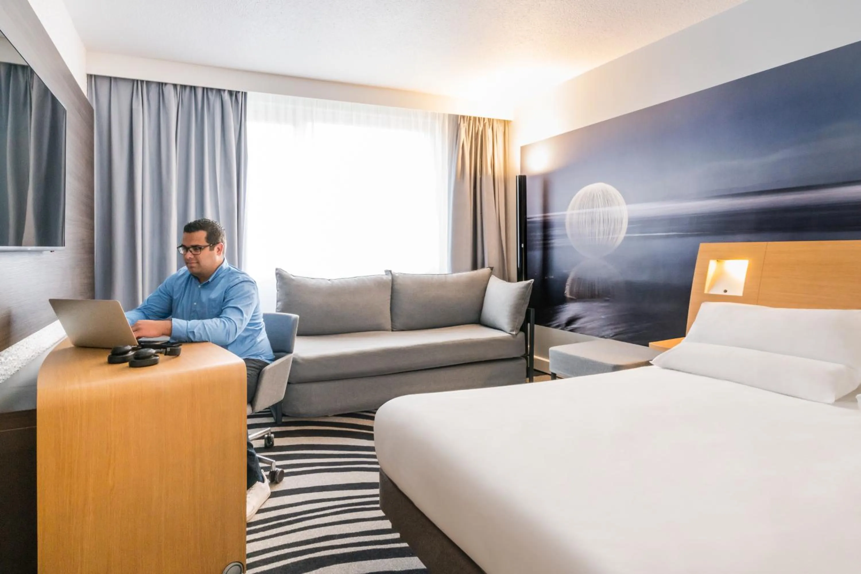 Bedroom, Bed in Novotel Saclay