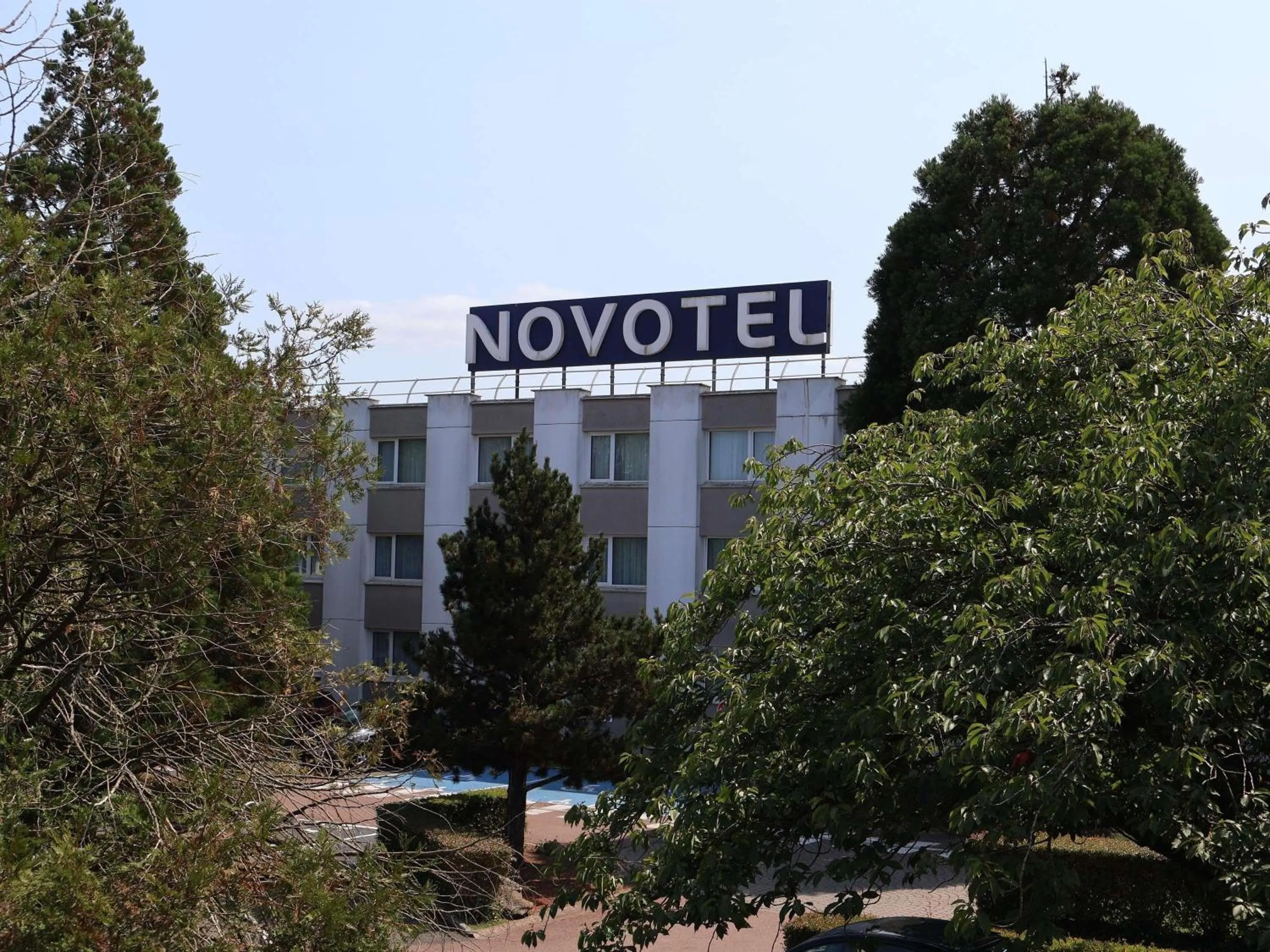 Property building in Novotel Saclay