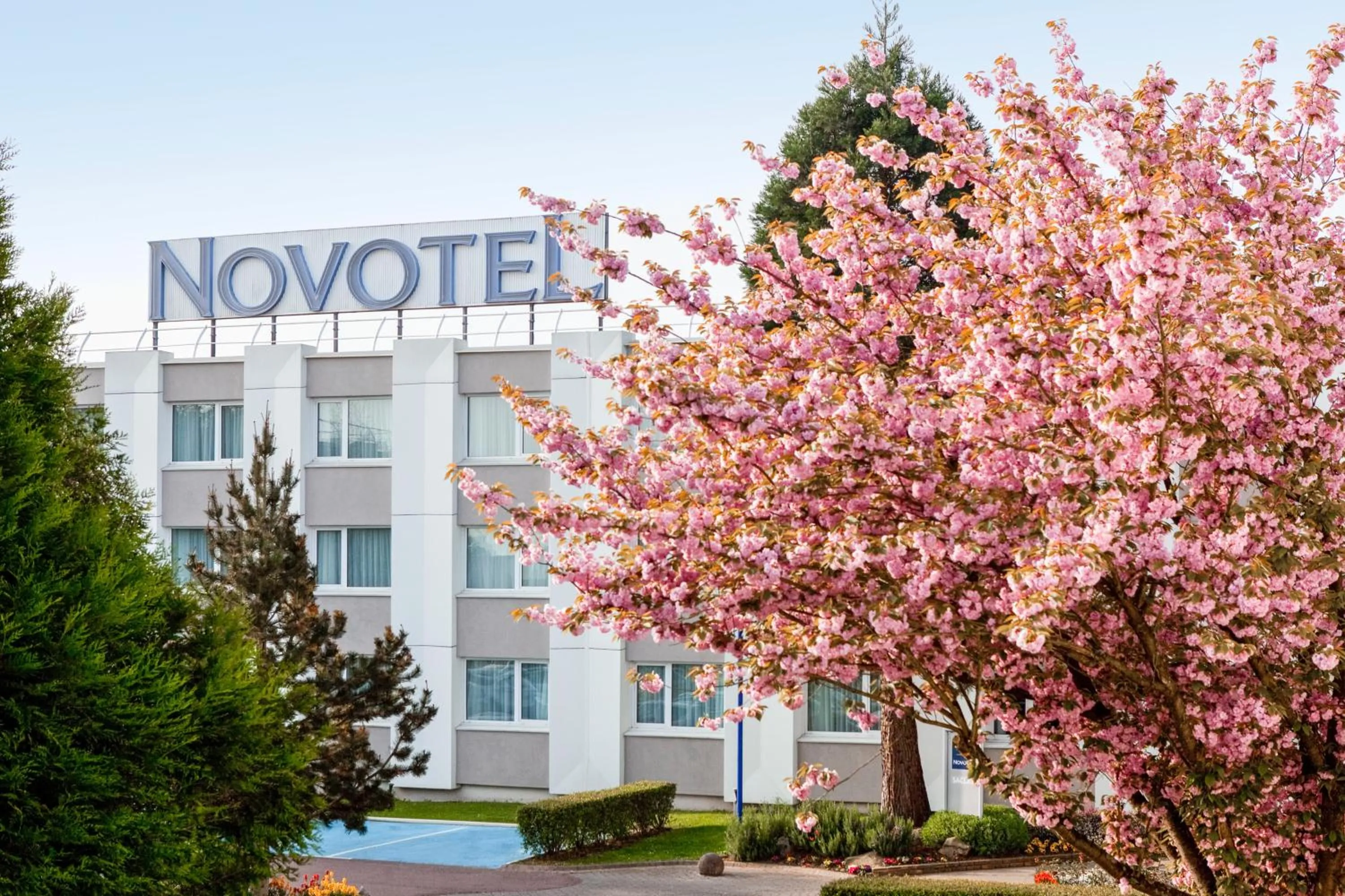 Property building in Novotel Saclay