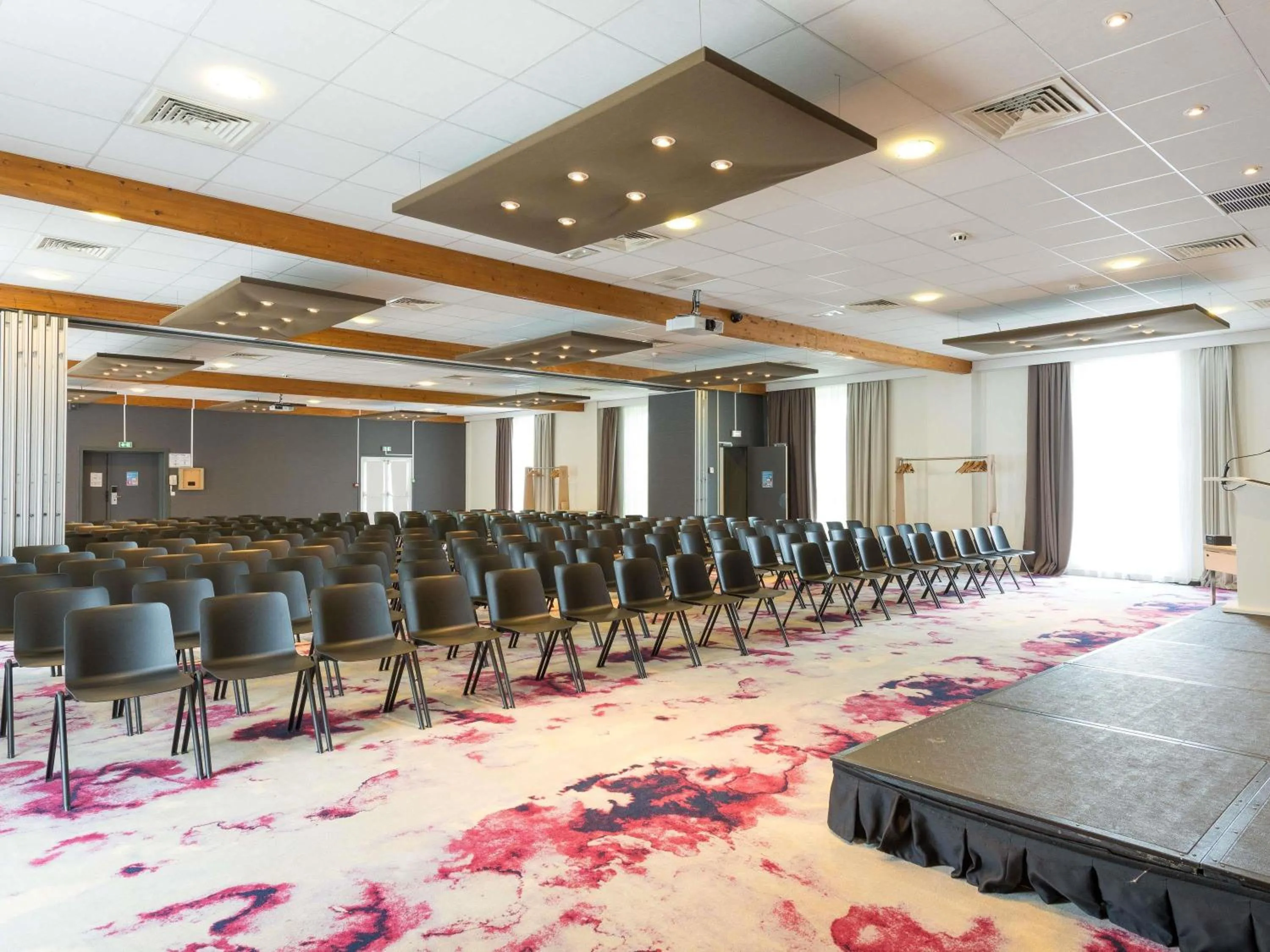 Meeting/conference room in Novotel Saclay