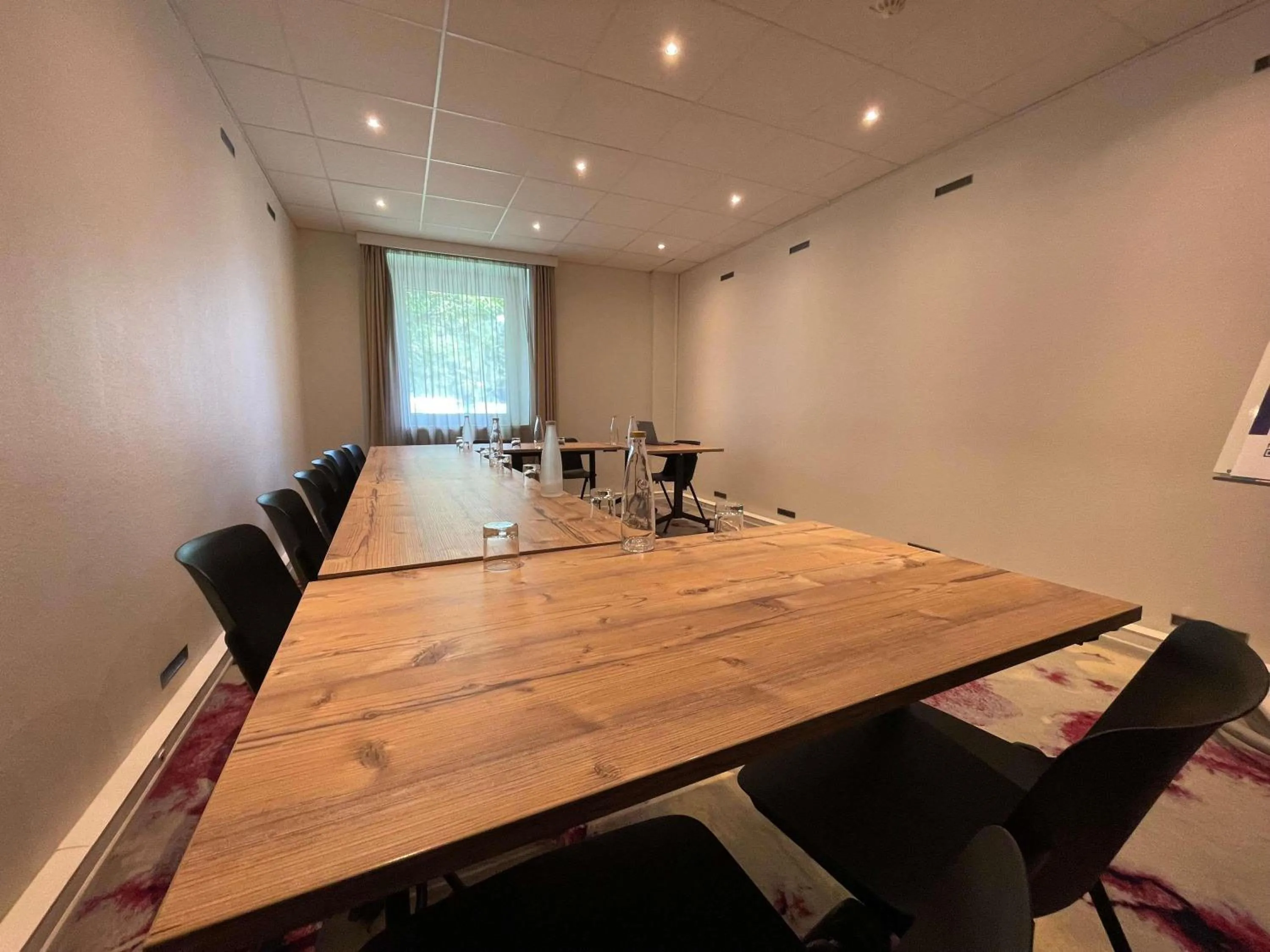 Meeting/conference room in Novotel Saclay