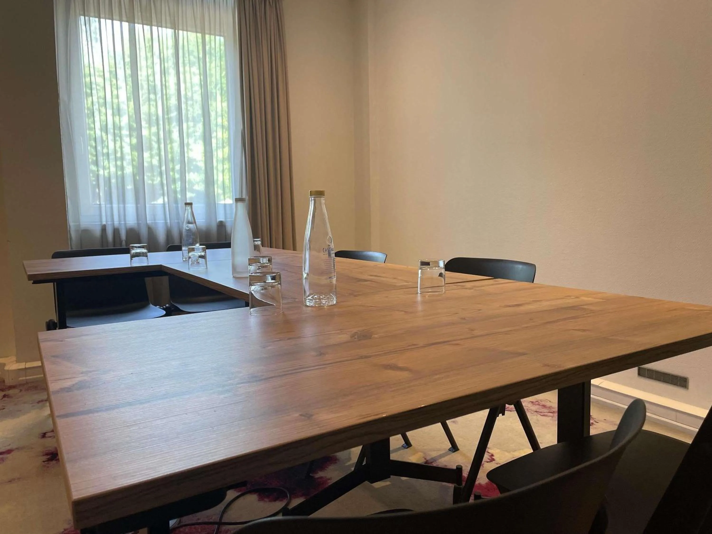 Meeting/conference room in Novotel Saclay