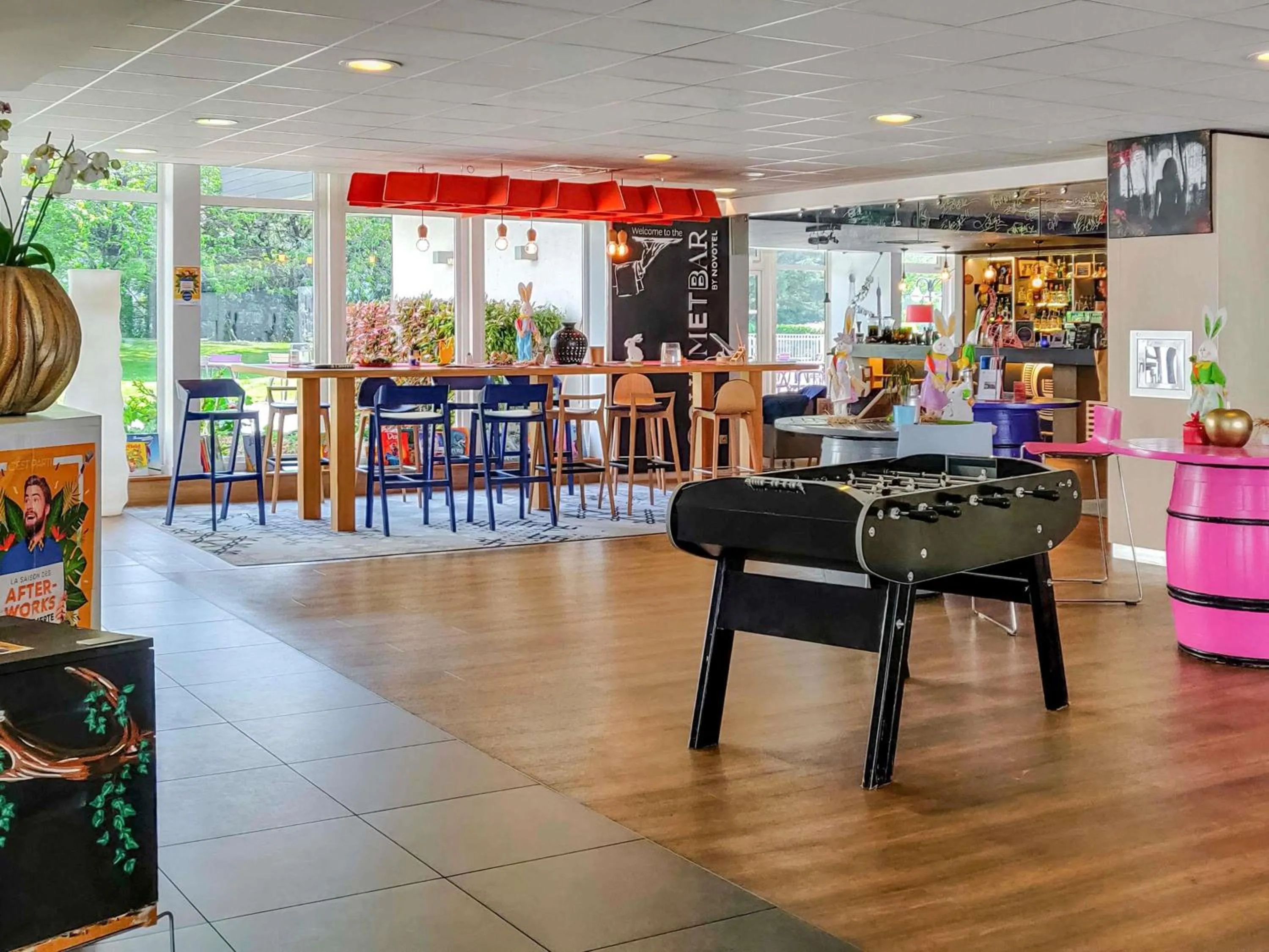Restaurant/places to eat in Novotel Saclay