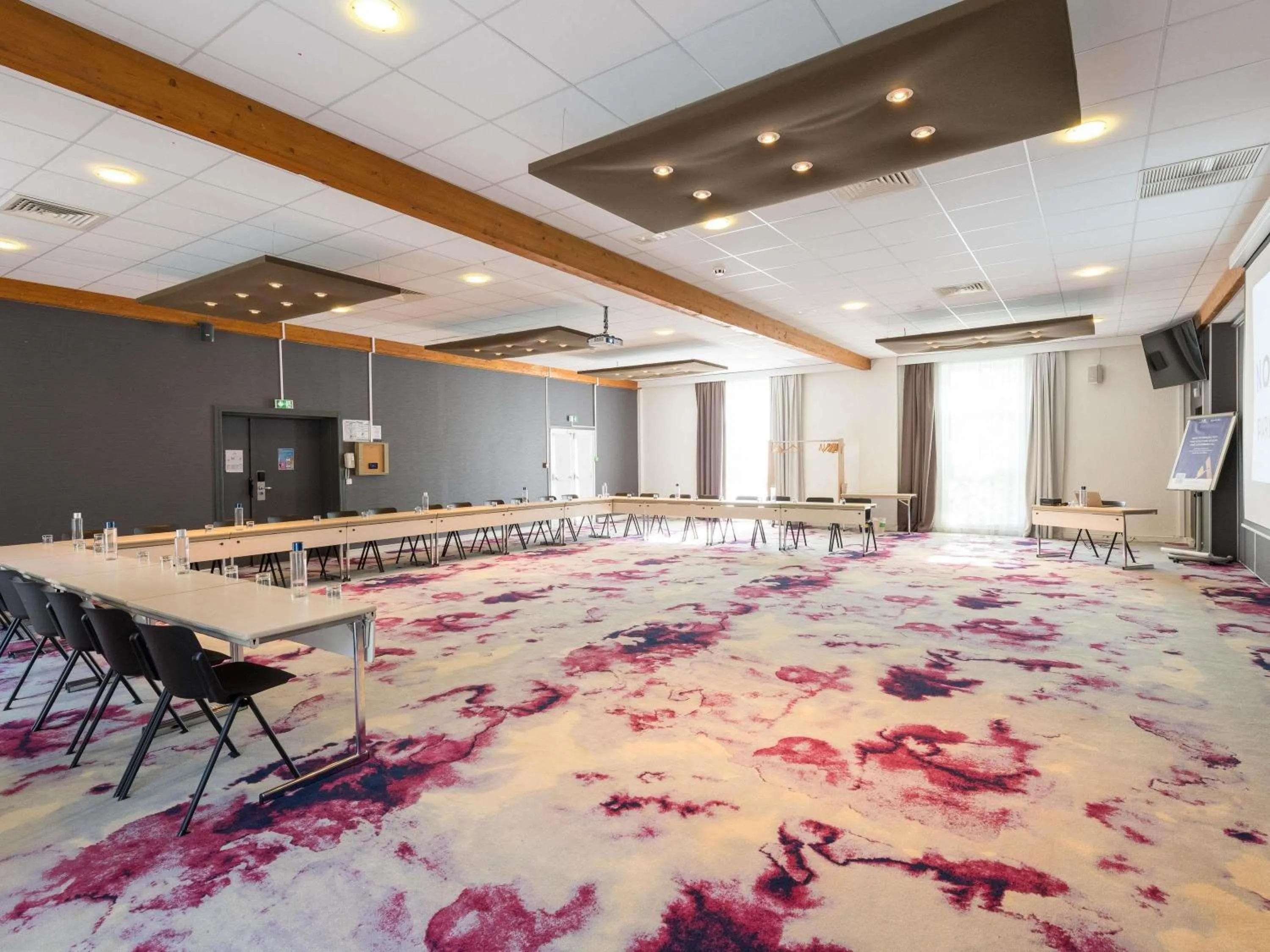 Meeting/conference room in Novotel Saclay