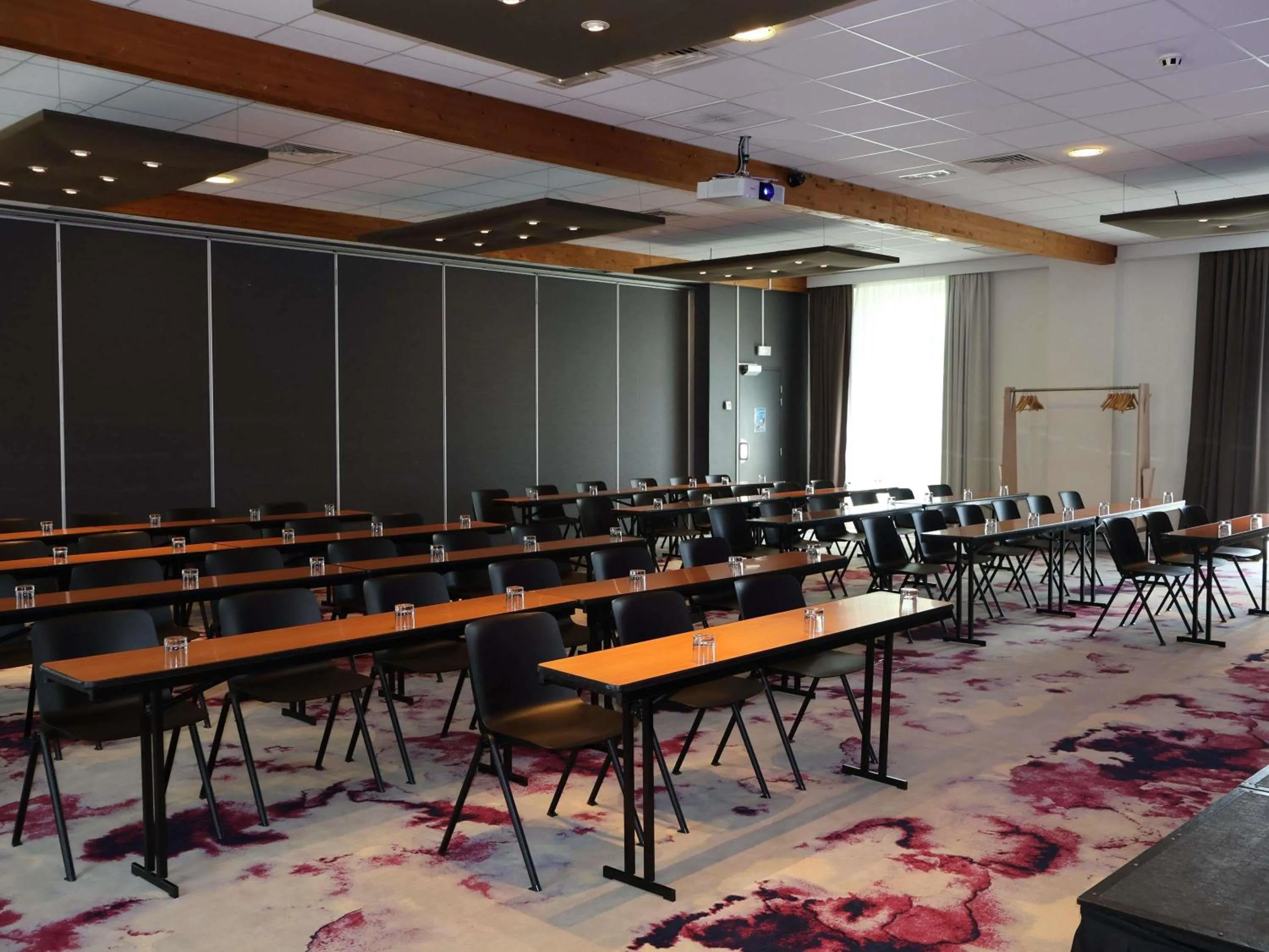 Meeting/conference room in Novotel Saclay