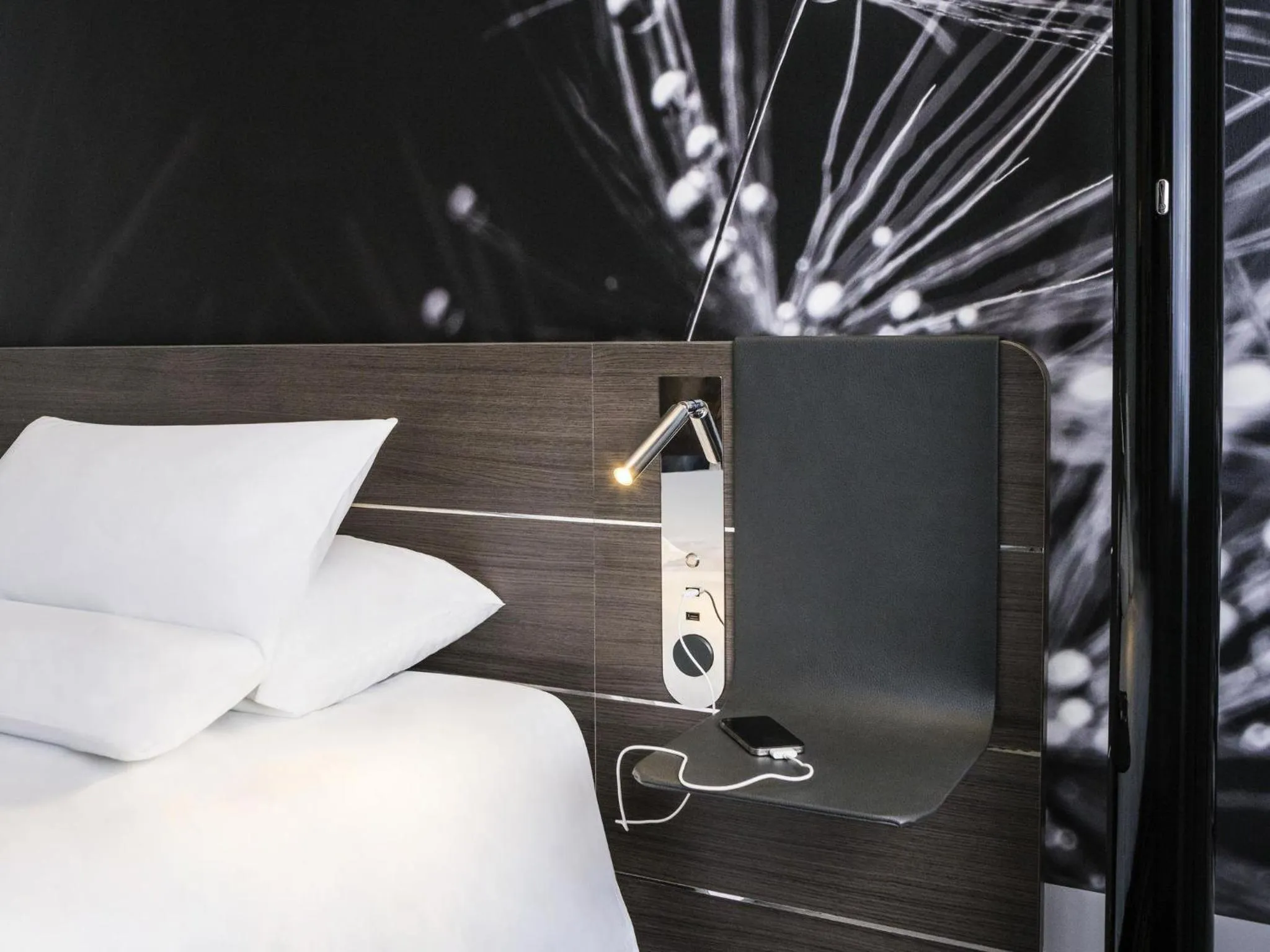 Bedroom, Bed in Novotel Saclay
