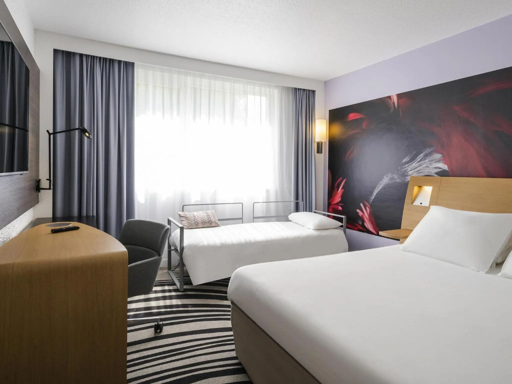 Bedroom, Bed in Novotel Saclay
