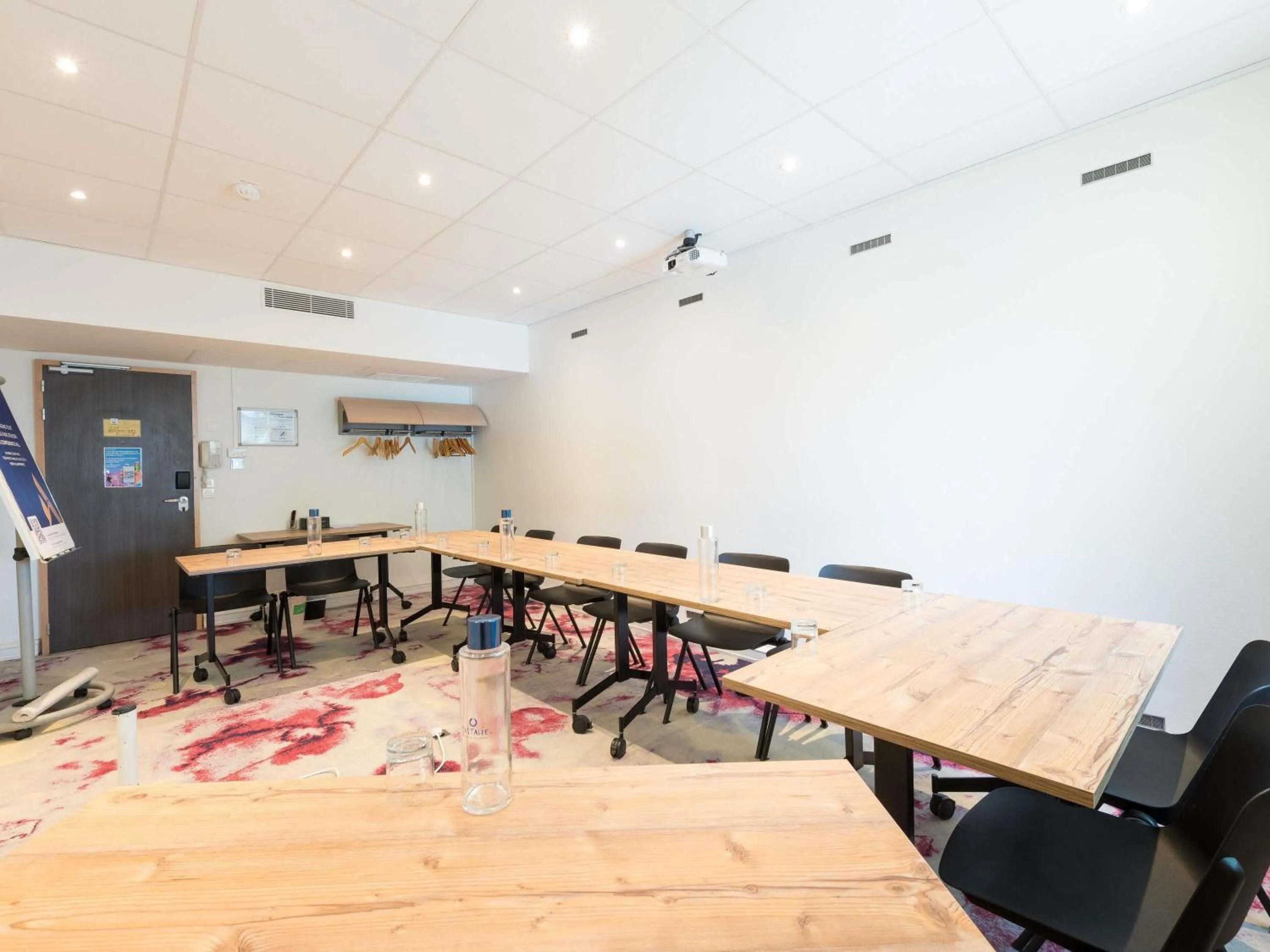 Meeting/conference room in Novotel Saclay