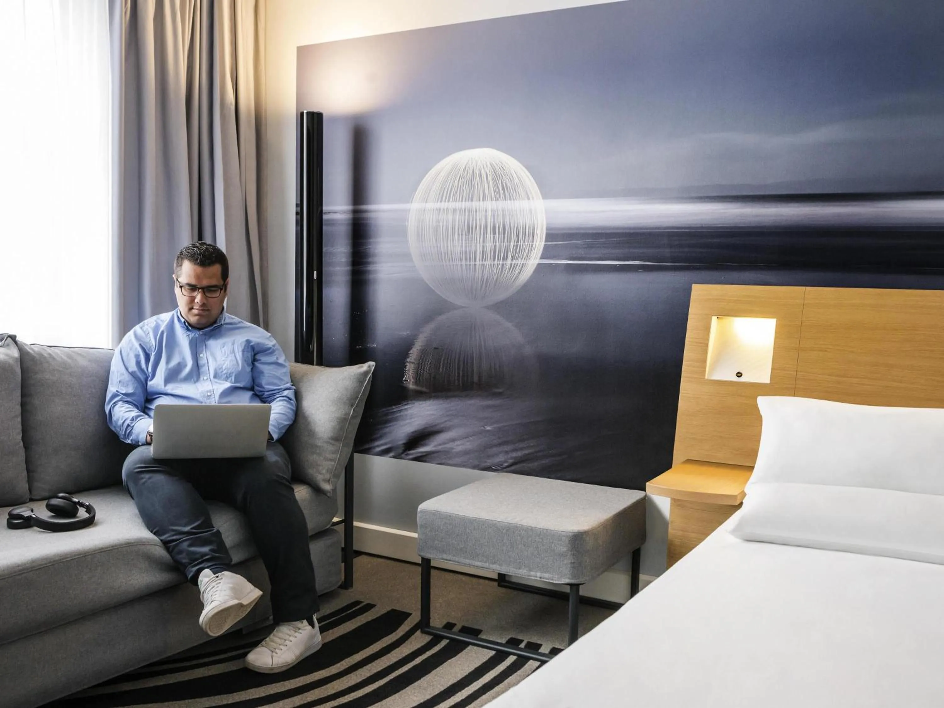 Bedroom, Bed in Novotel Saclay