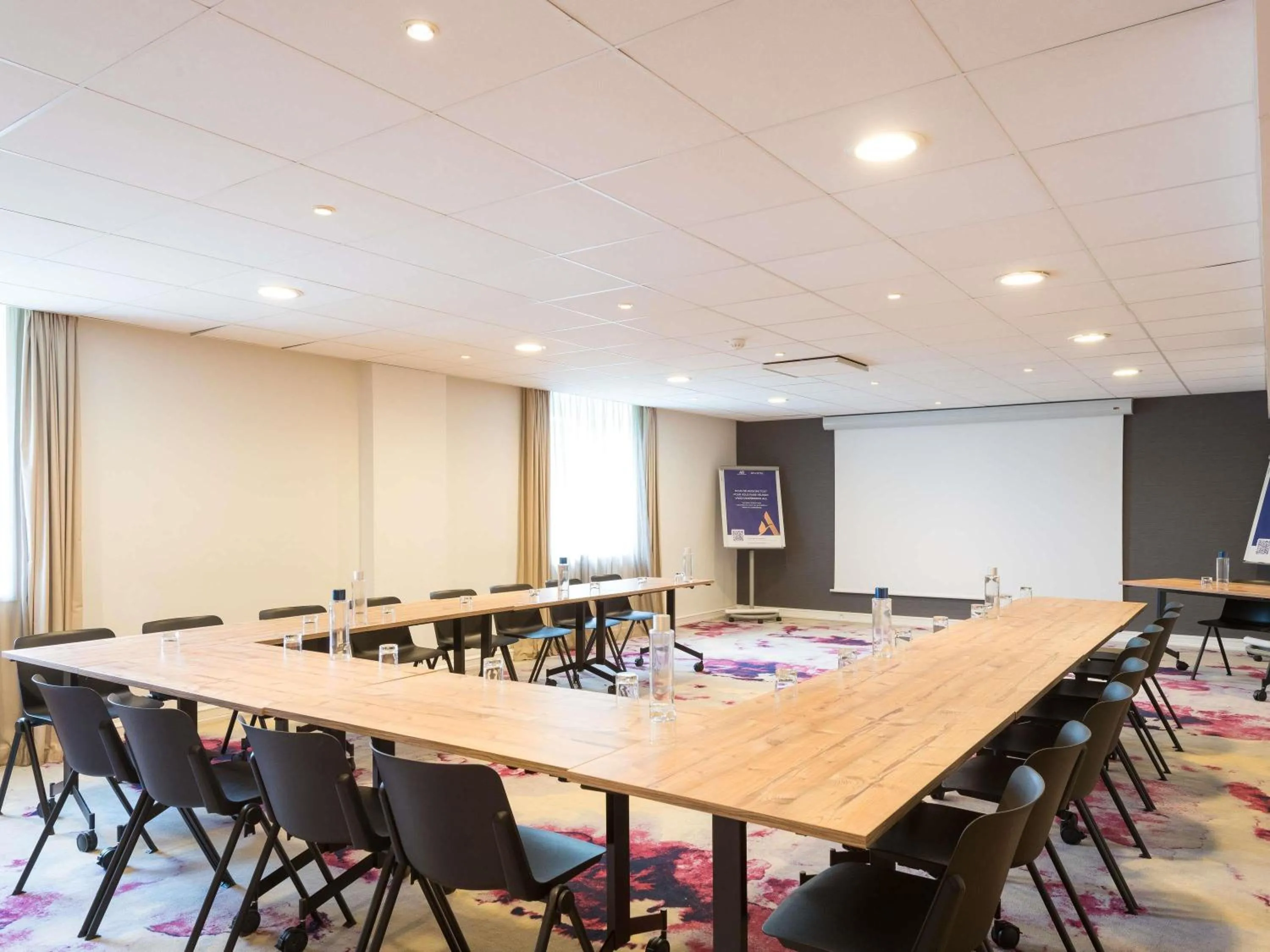 Property building in Novotel Saclay