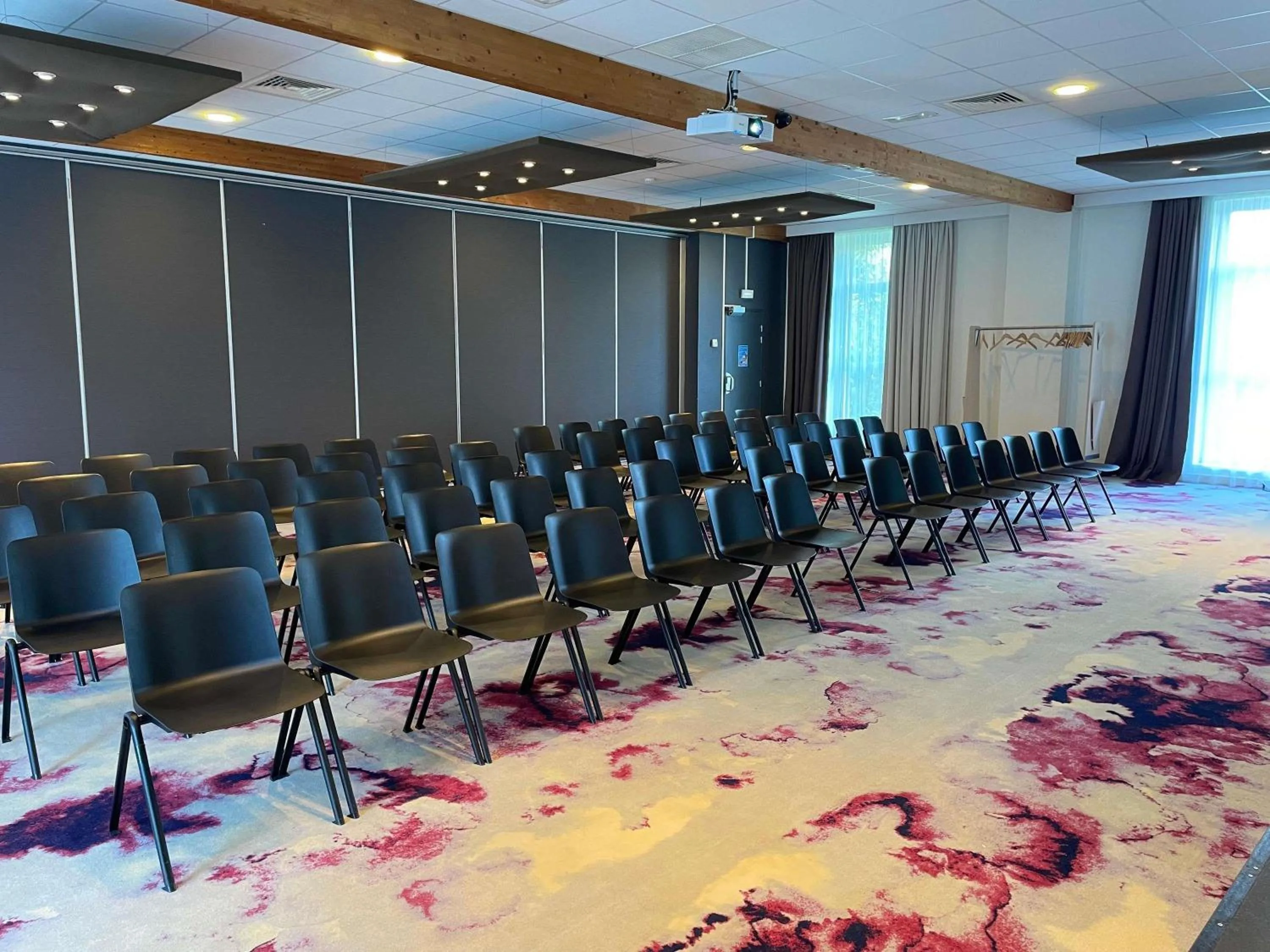 Meeting/conference room in Novotel Saclay