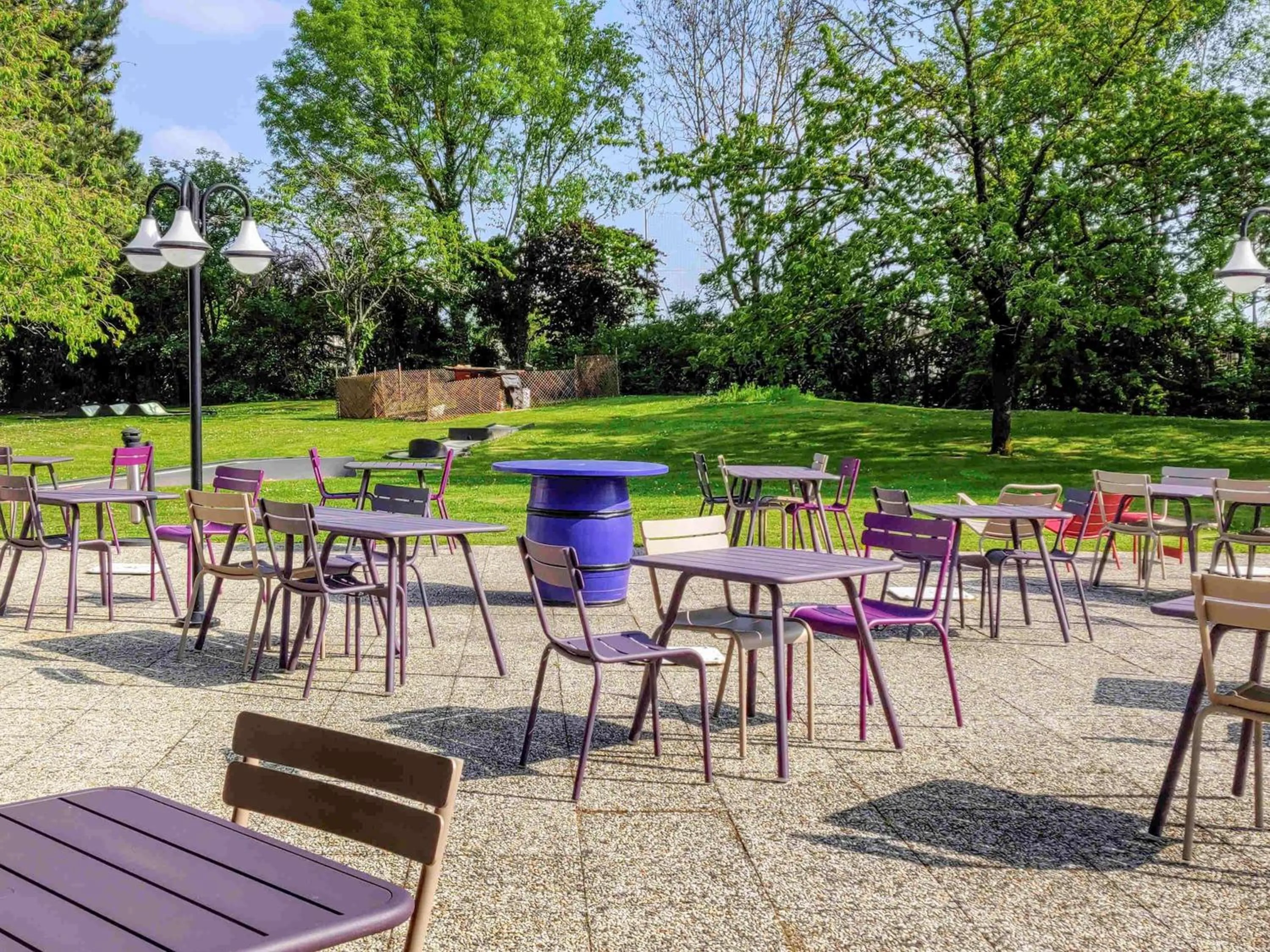 Restaurant/places to eat in Novotel Saclay