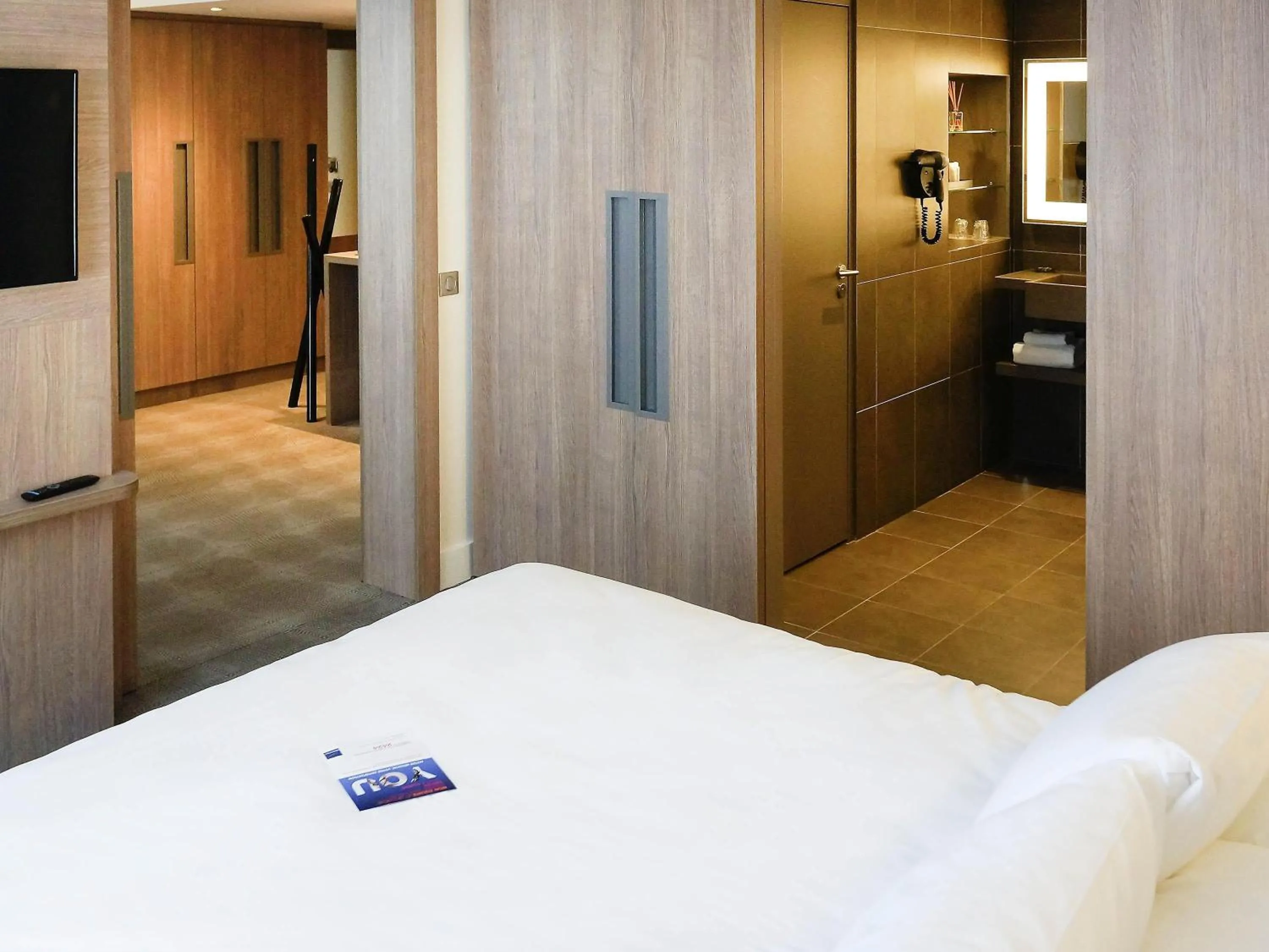 Bedroom, Bed in Novotel Saclay