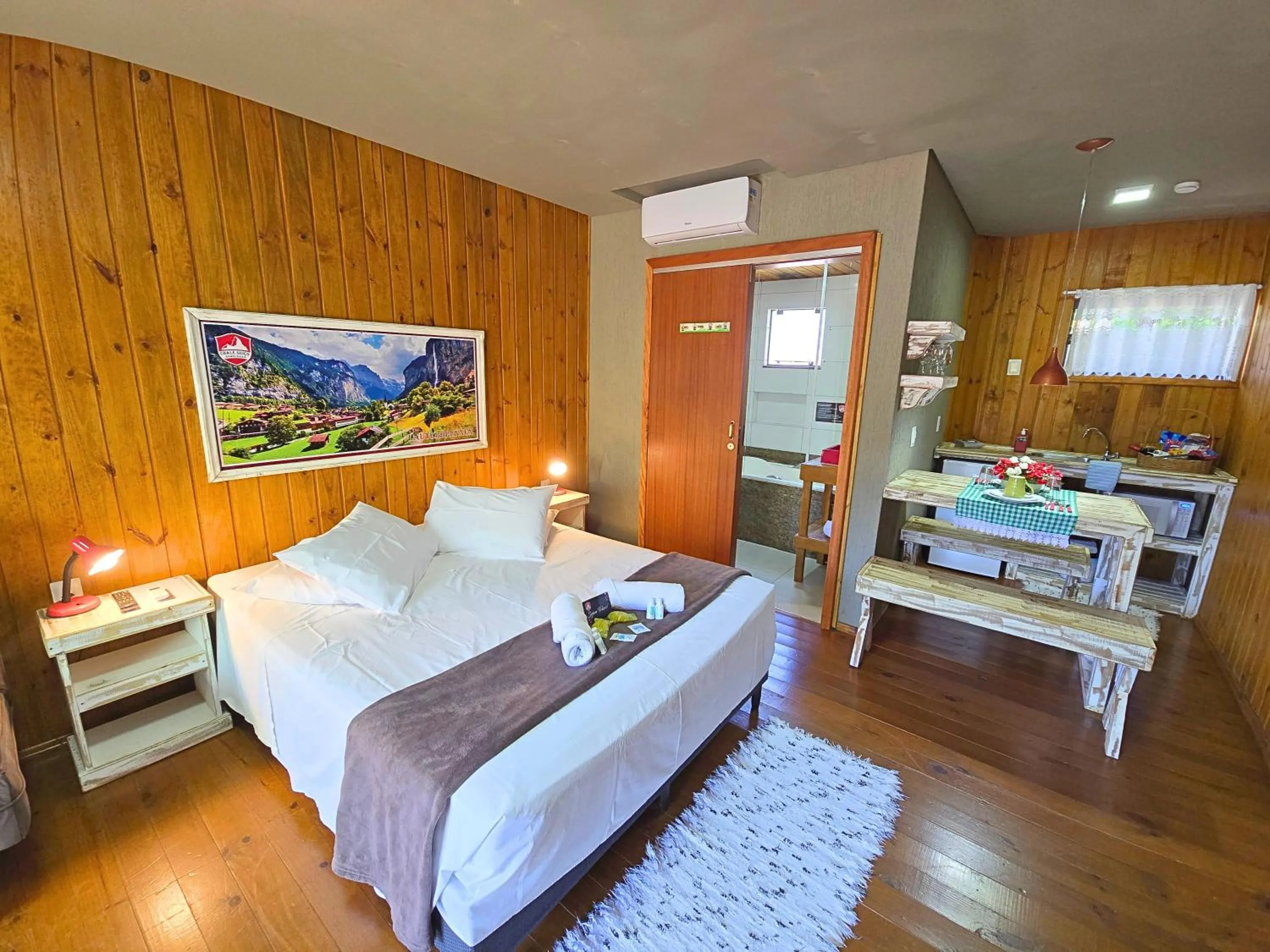 Bed in Chalé Suiço Bombinhas