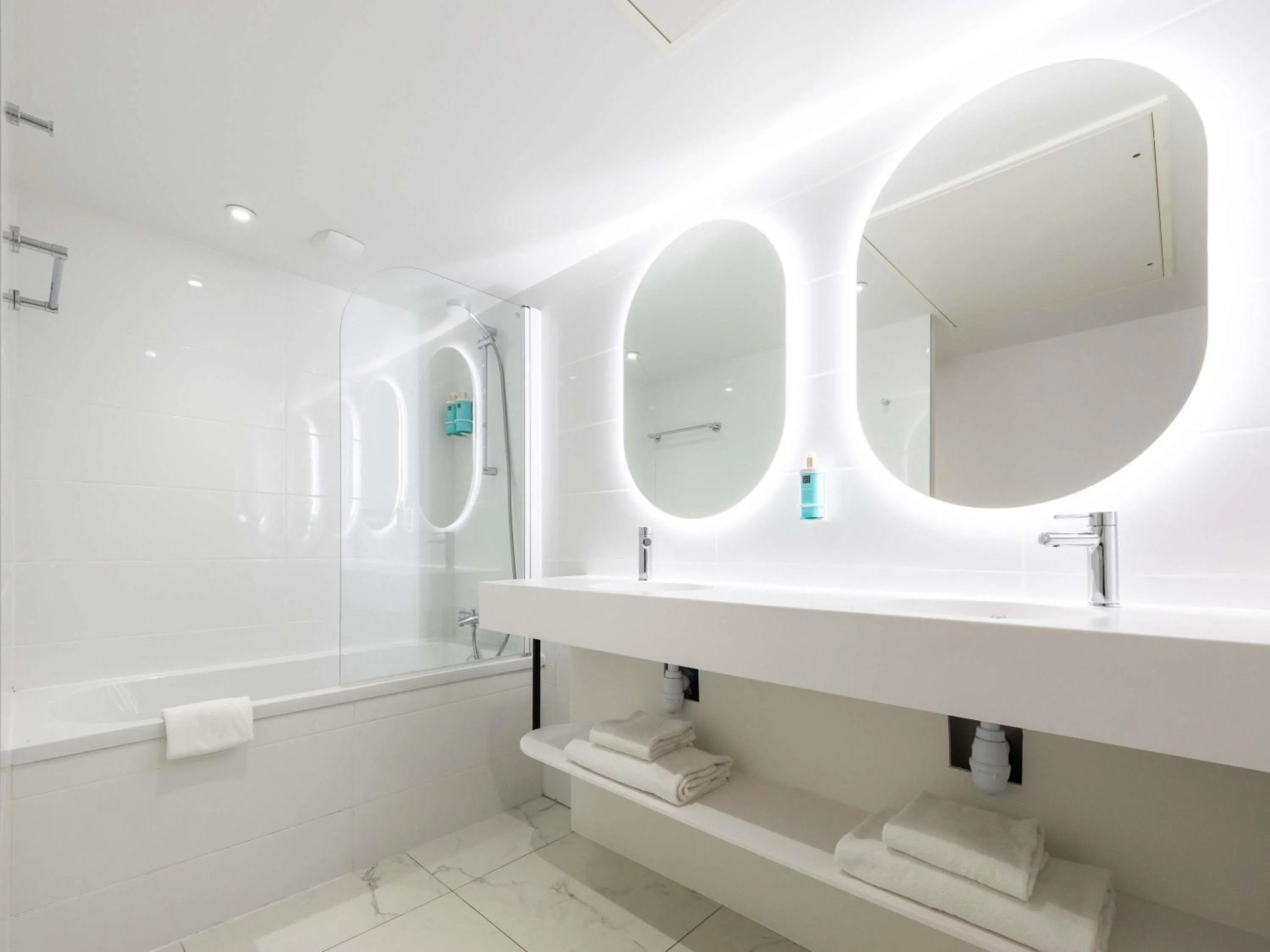 Bedroom in Novotel Suites Montpellier Antigone