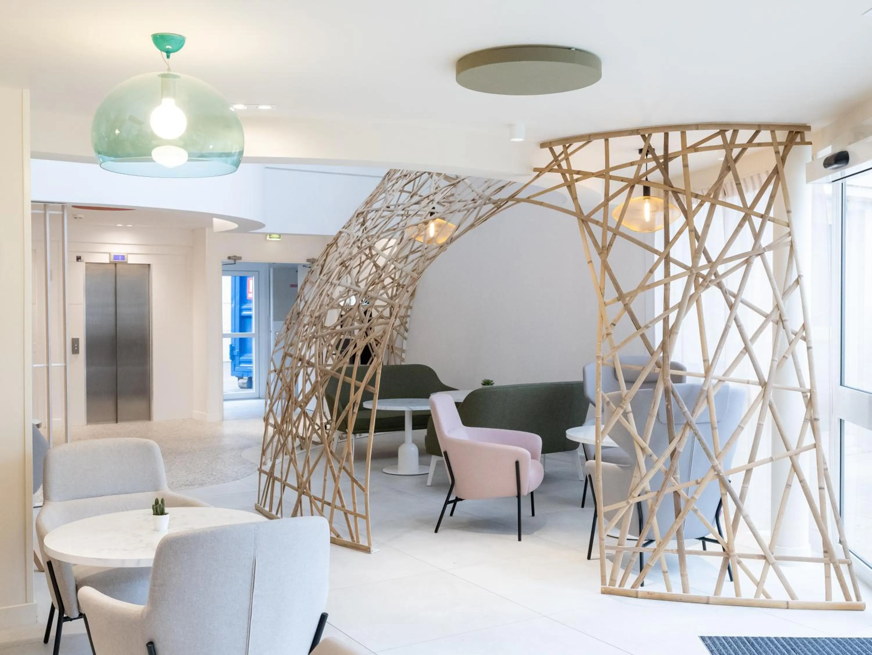 Lobby or reception in Novotel Suites Montpellier Antigone