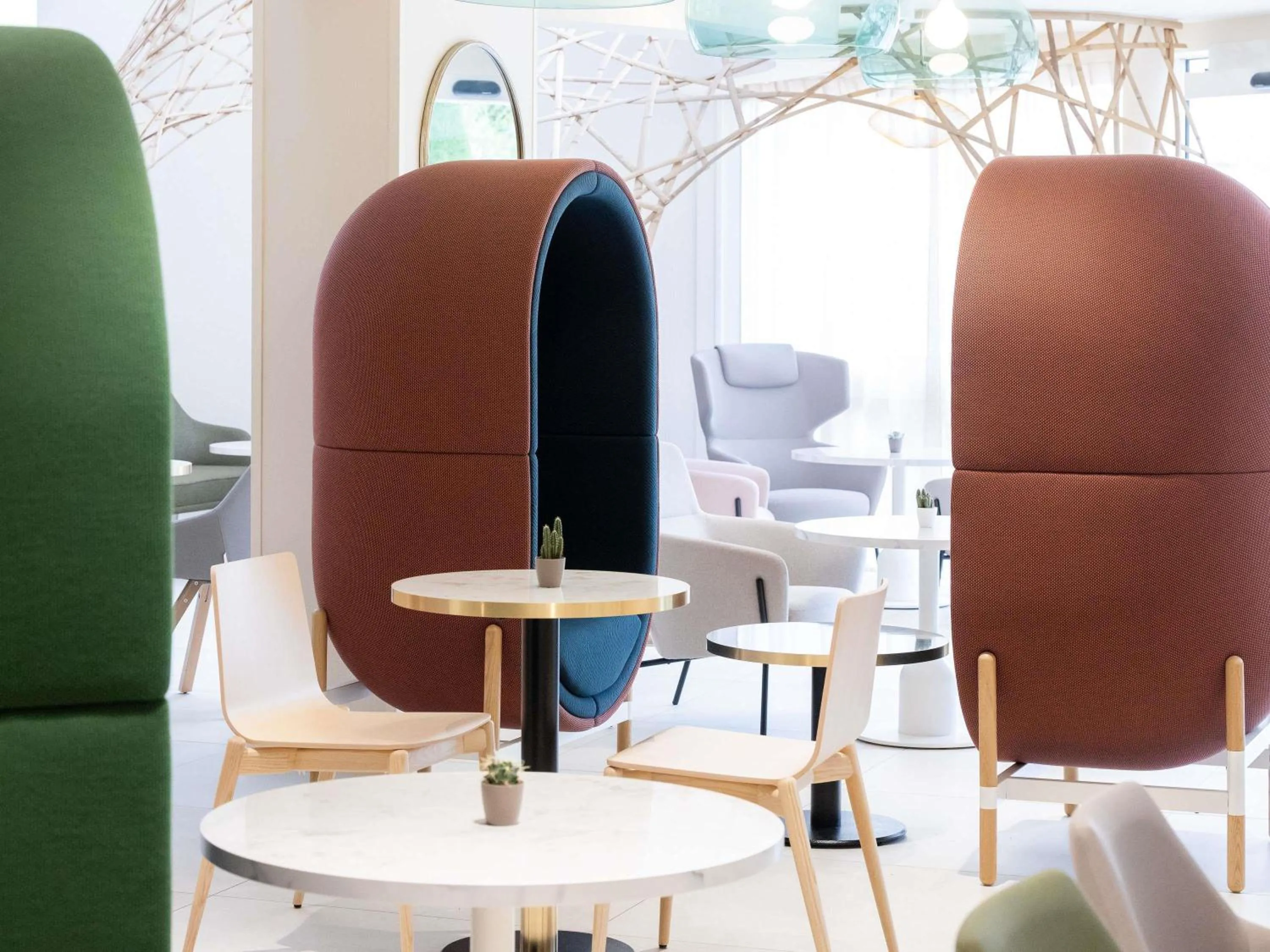 Lounge or bar in Novotel Suites Montpellier Antigone