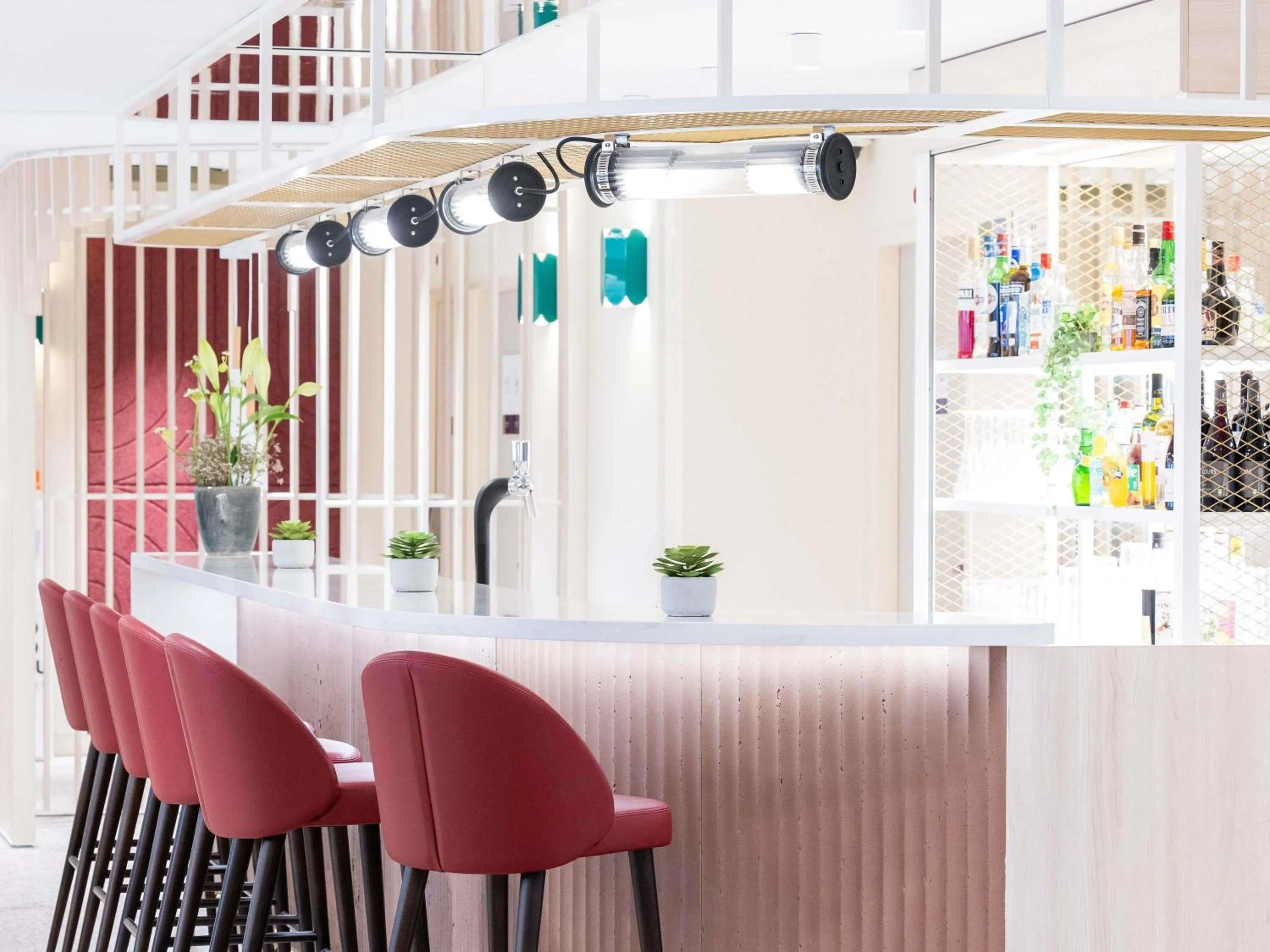 Lounge or bar in Novotel Suites Montpellier Antigone