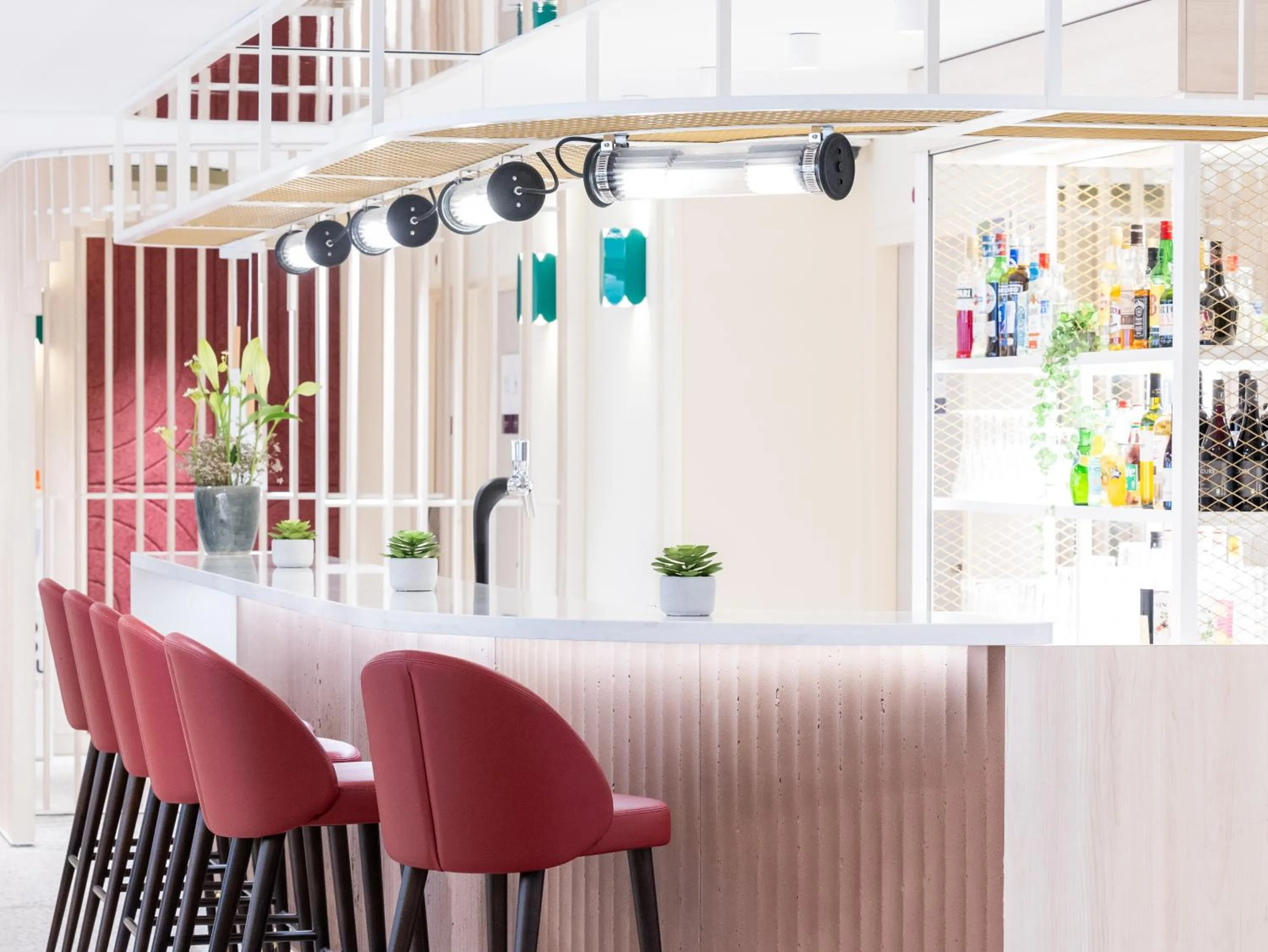 Lounge or bar in Novotel Suites Montpellier Antigone