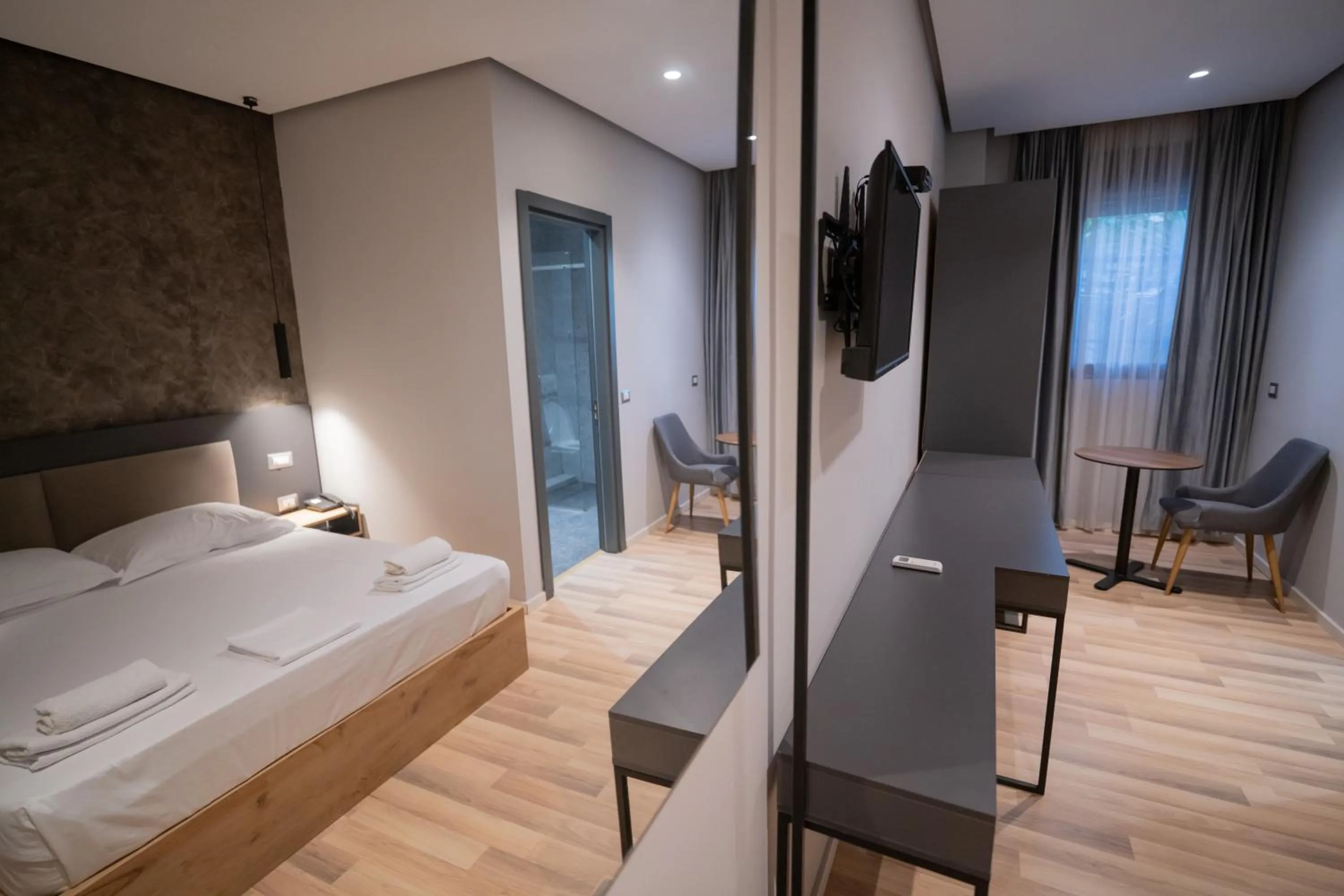 TV and multimedia, Bed in Center Boutique Hotel