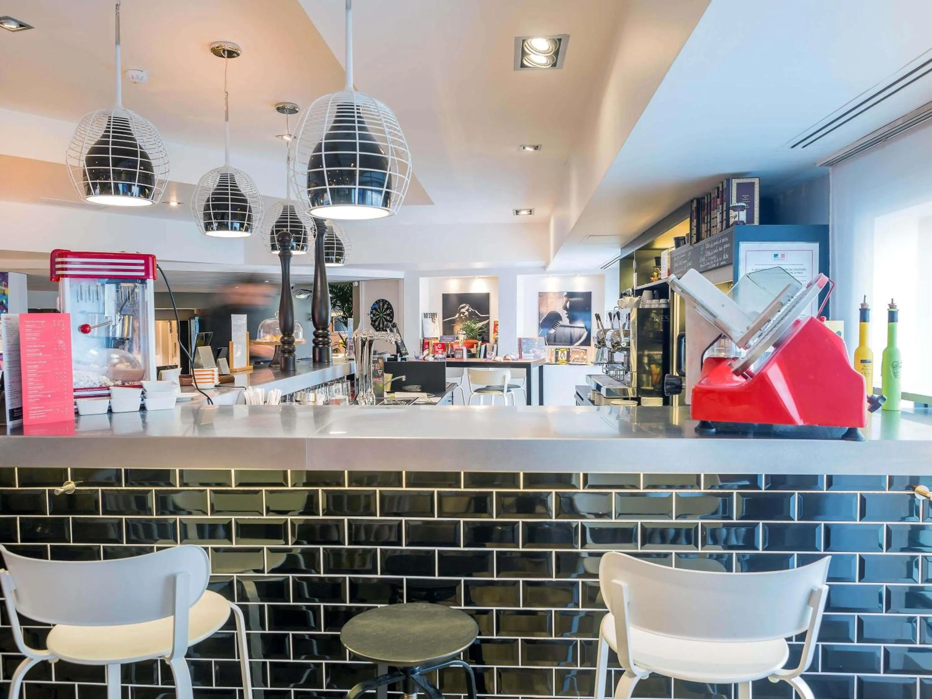 Lounge or bar in Novotel Paris Rueil Malmaison