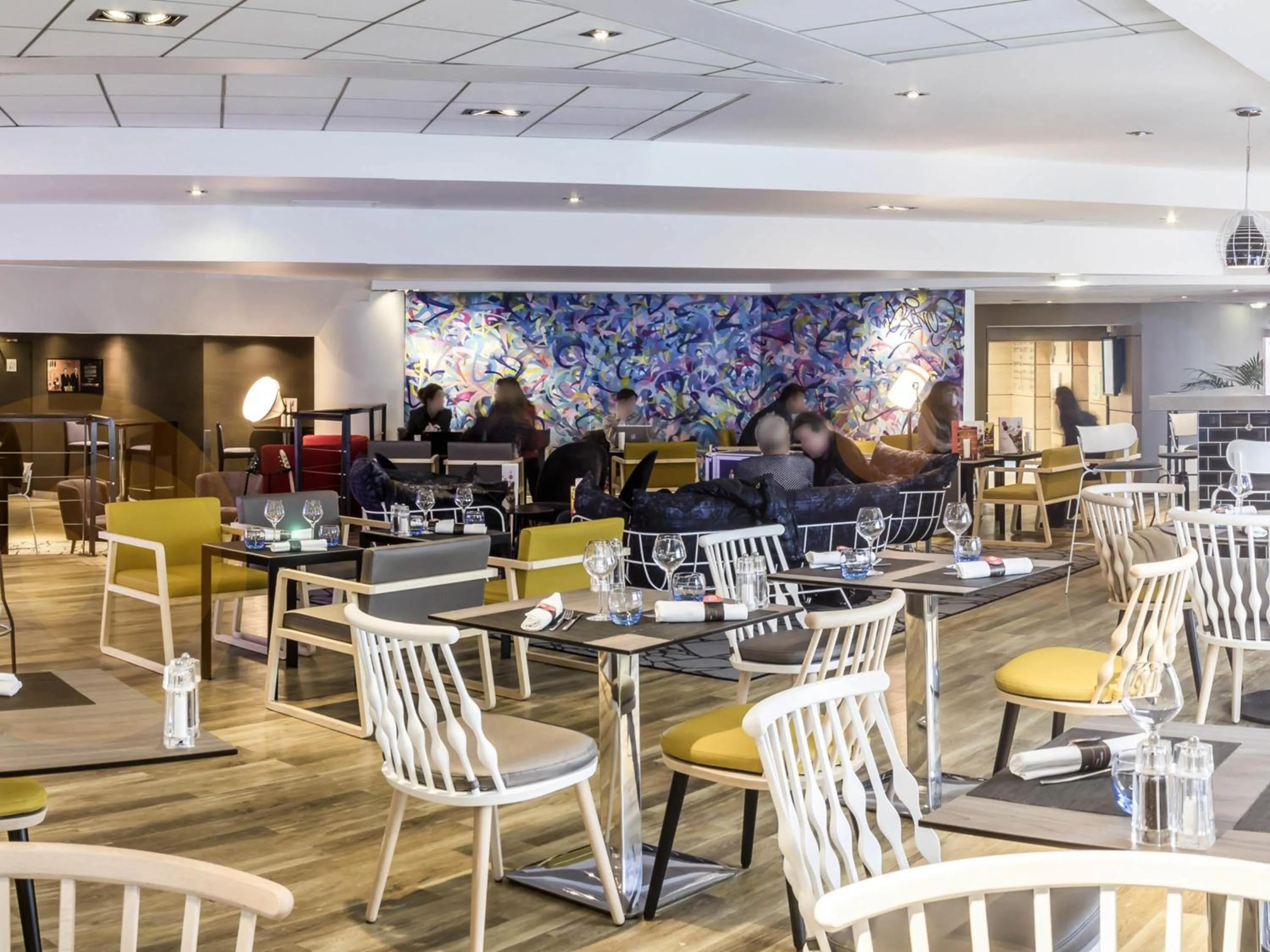 Lounge or bar in Novotel Paris Rueil Malmaison