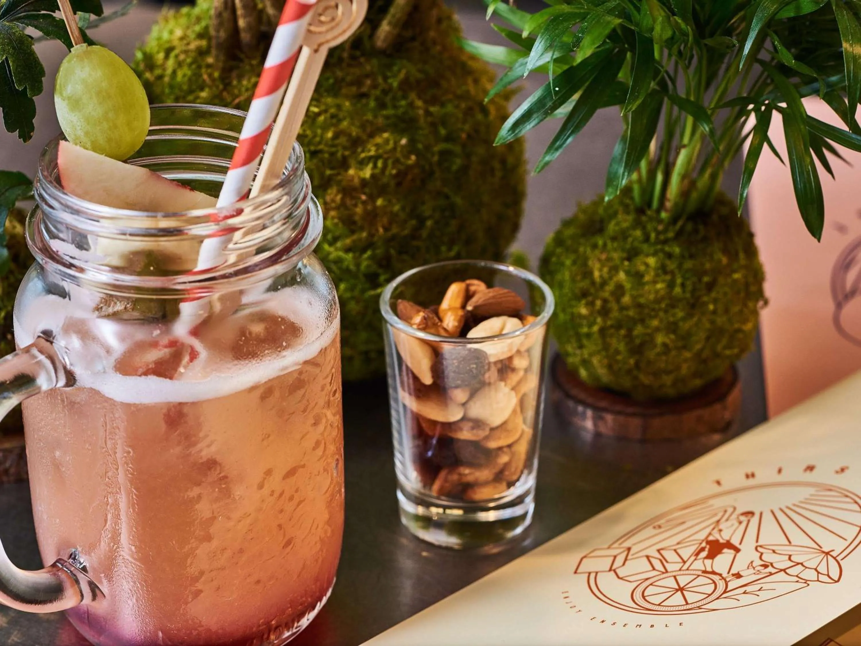 Lounge or bar in Novotel Paris Rueil Malmaison