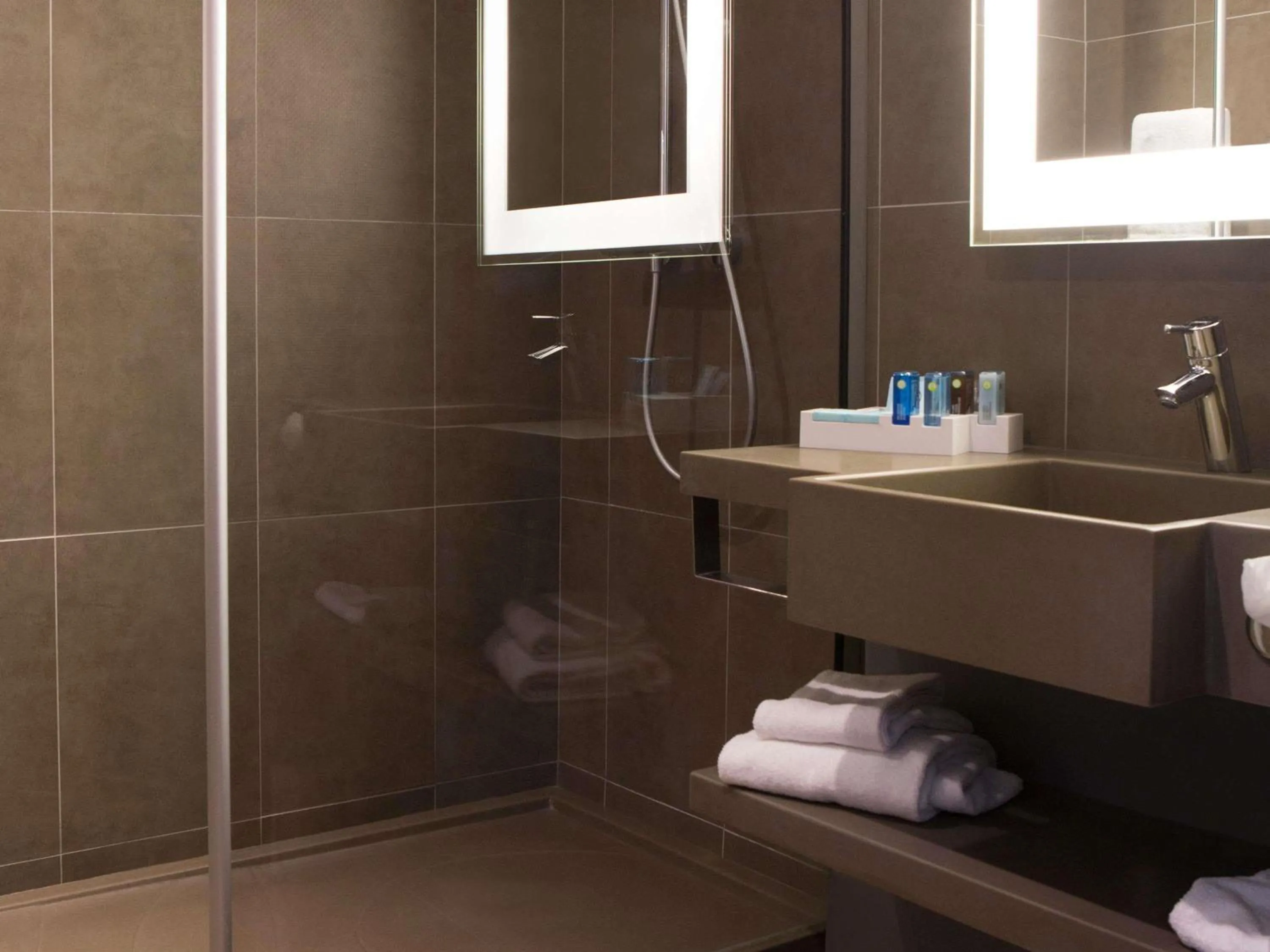 Bedroom in Novotel Paris Rueil Malmaison