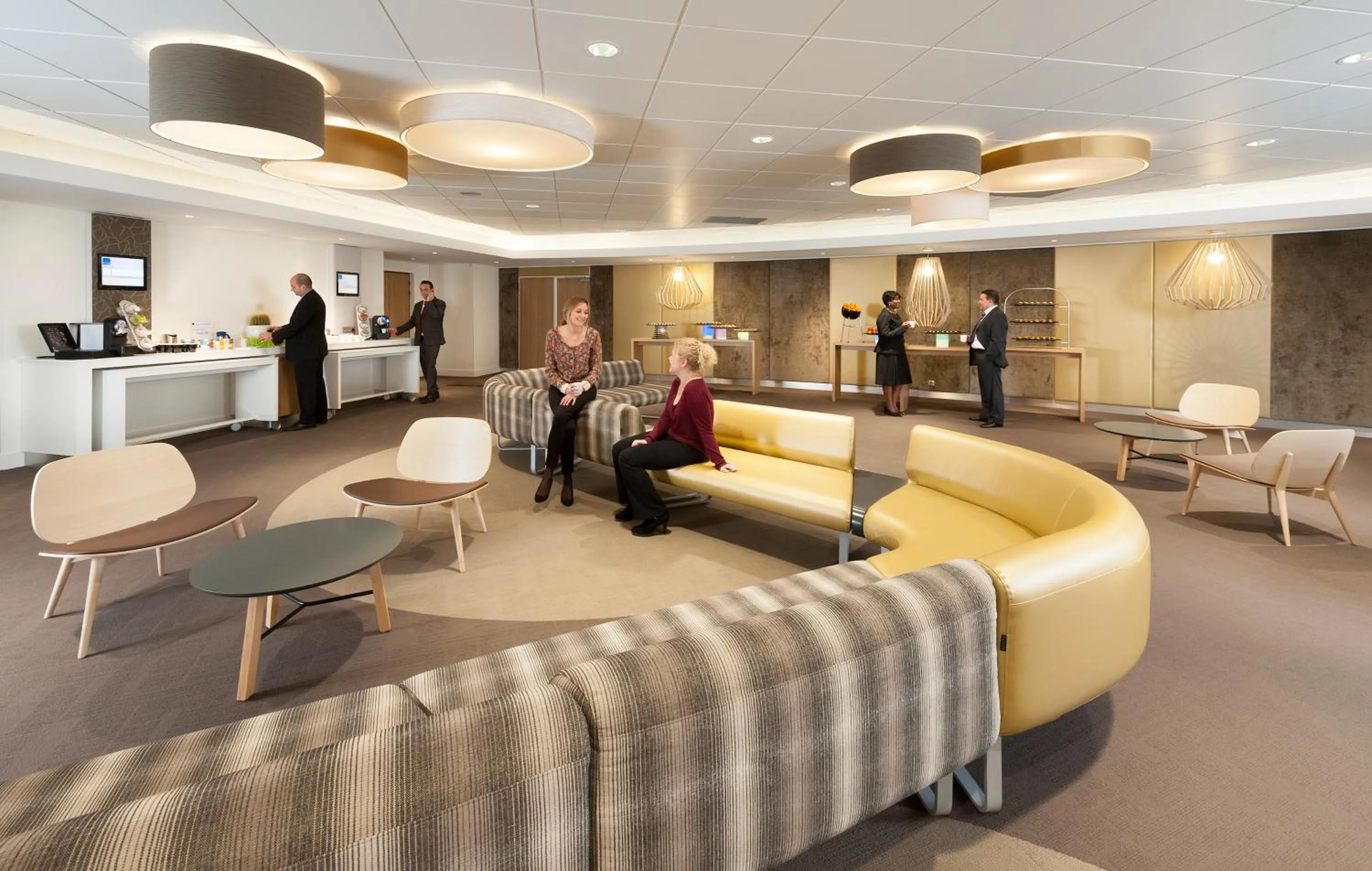 Lobby or reception in Novotel Paris Rueil Malmaison