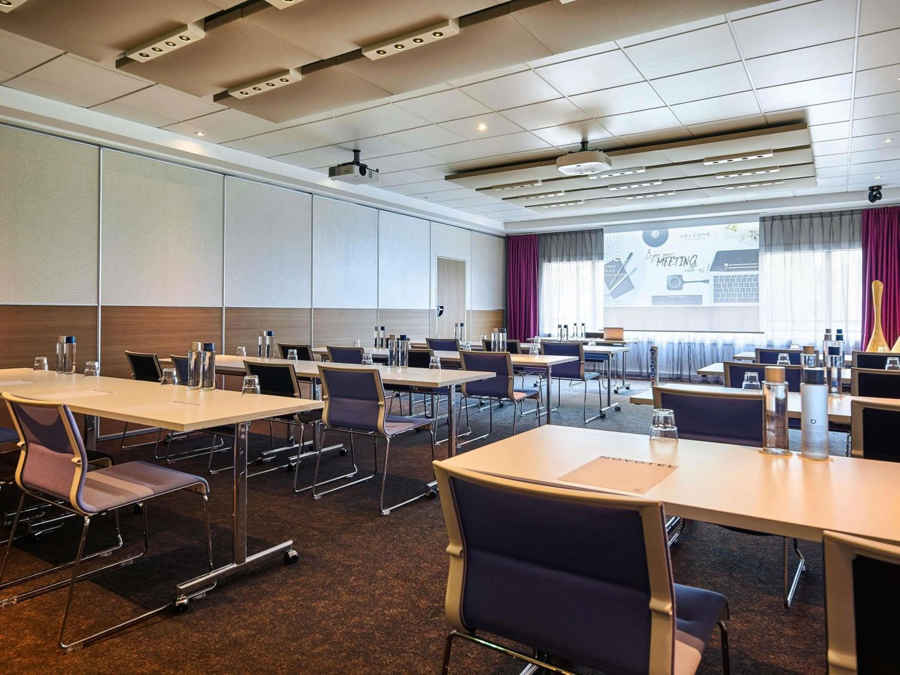 Meeting/conference room in Novotel Paris Rueil Malmaison