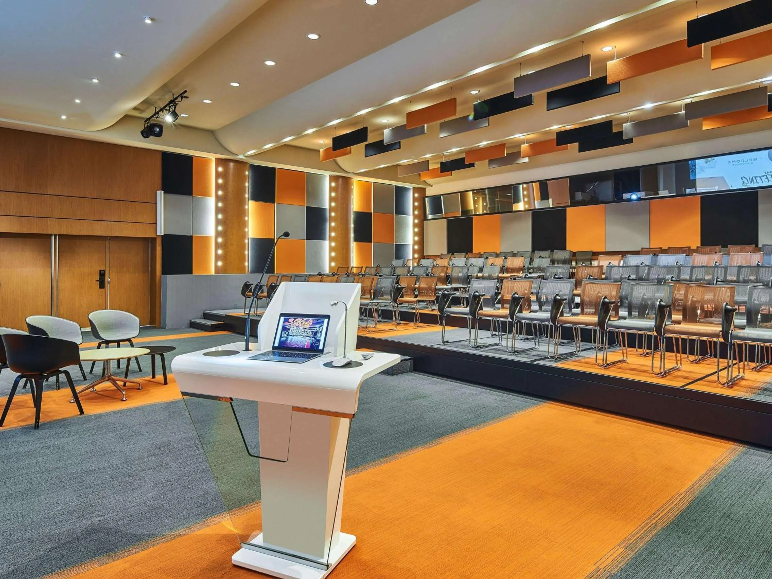 Meeting/conference room in Novotel Paris Rueil Malmaison