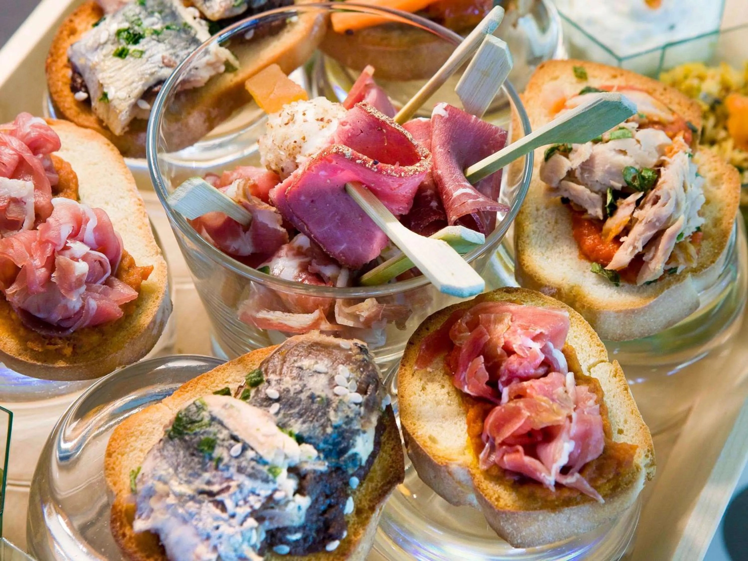 Lounge or bar in Novotel Paris Rueil Malmaison