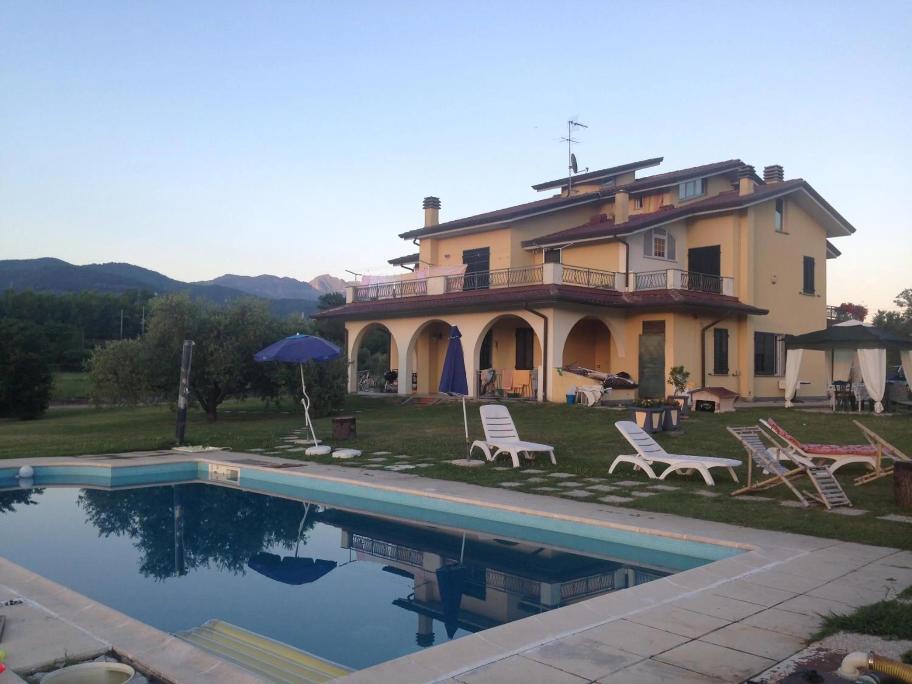 Property building in Villa Naclerio