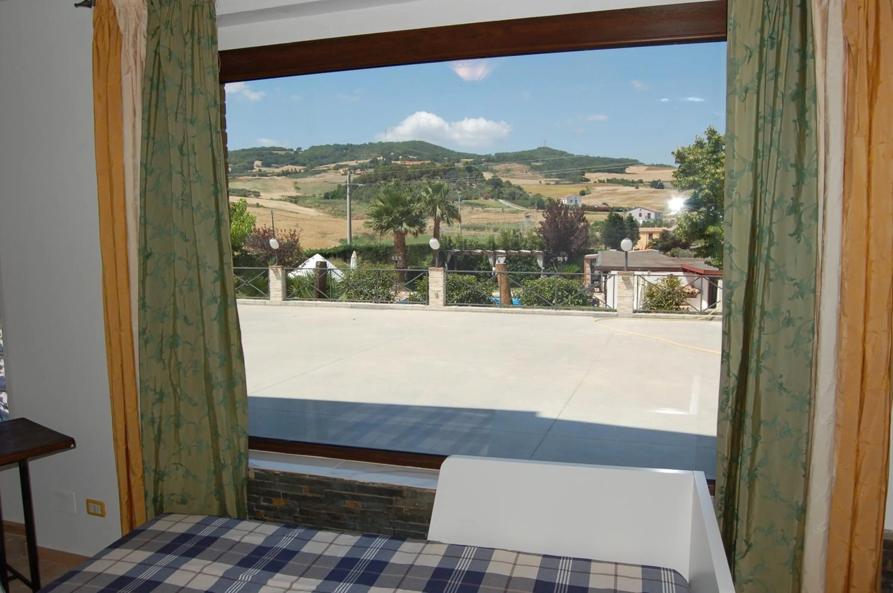 Pool view in Al Settimo Cielo