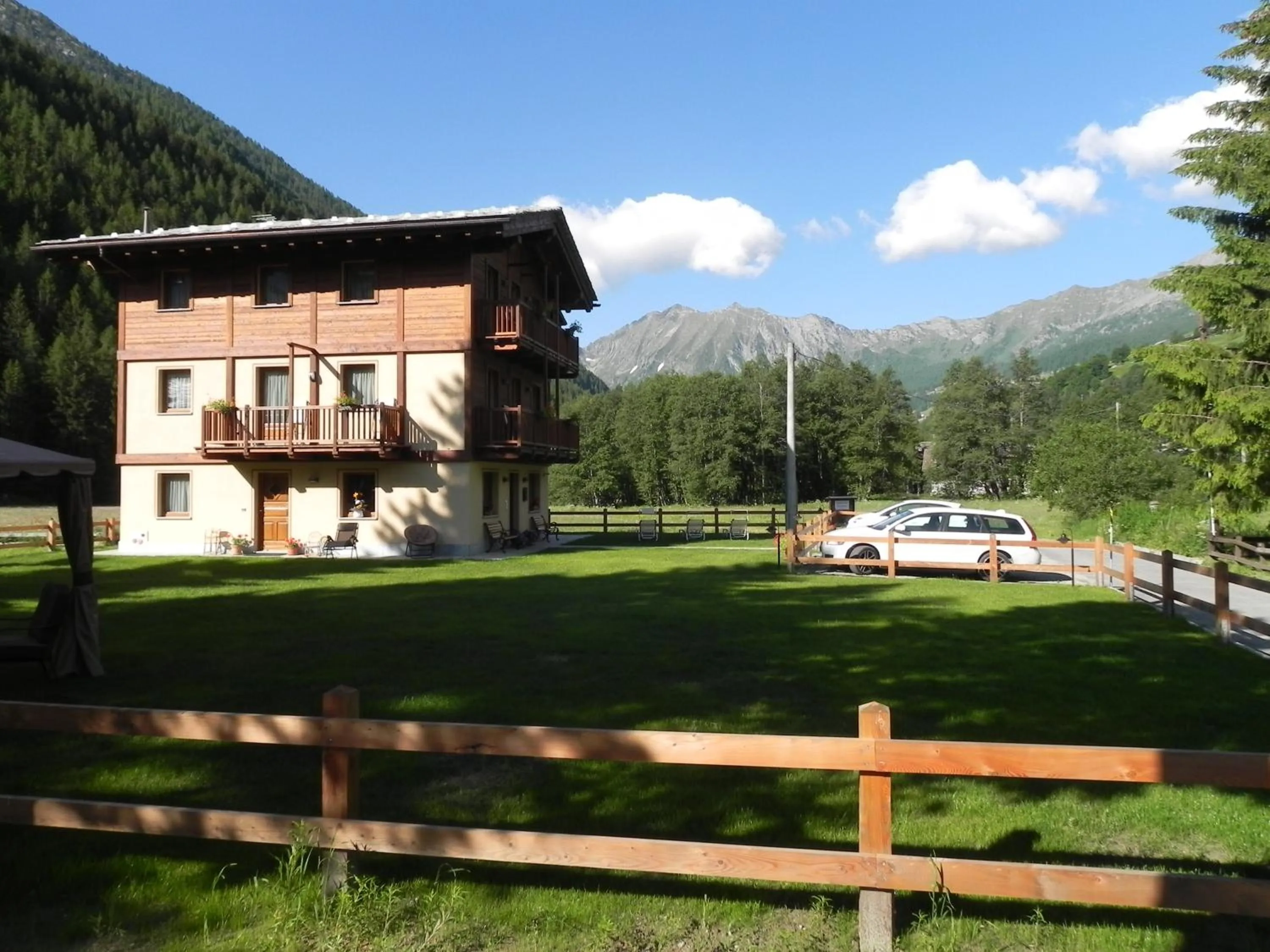 Facade/entrance in Villa Americana Chambres d'Hotes