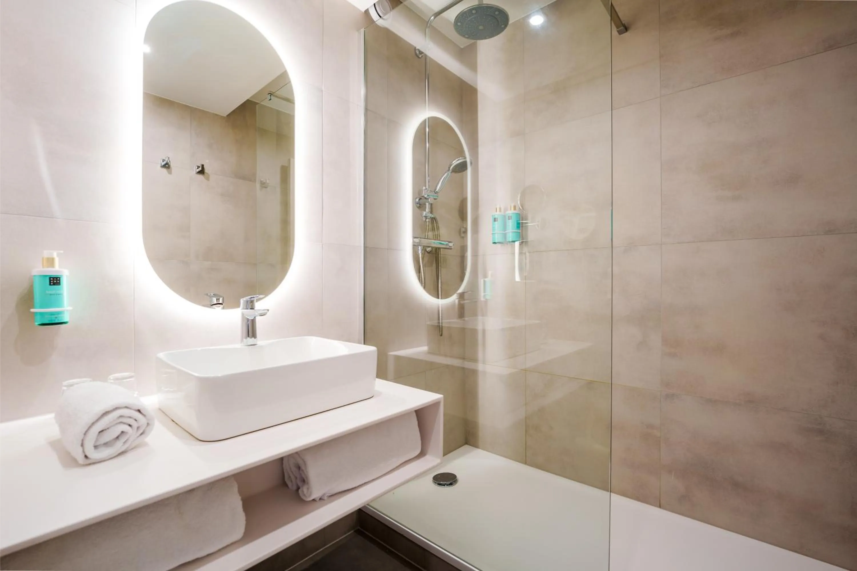 Bathroom in Novotel Saint Avold