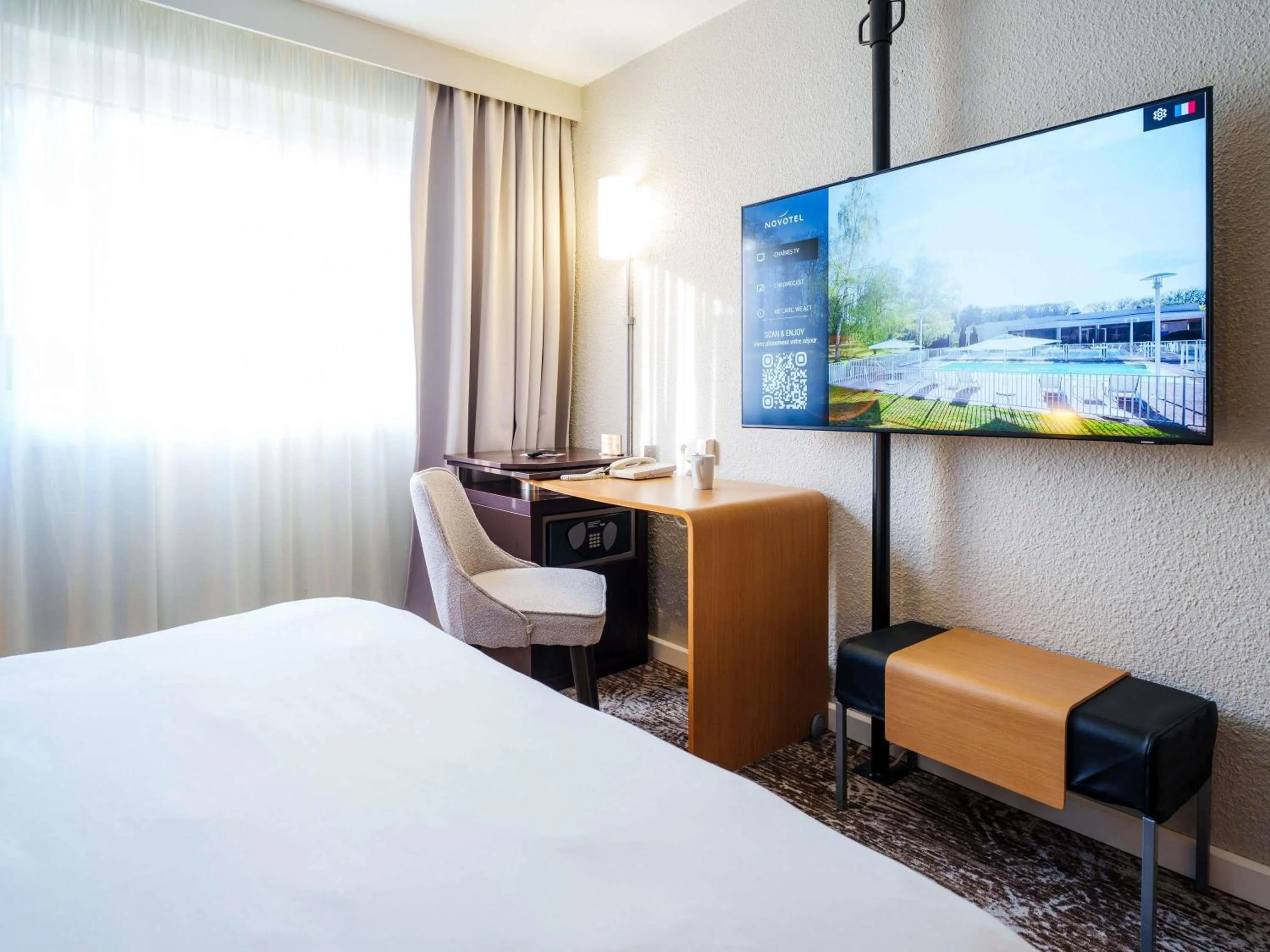 Bedroom, Bed in Novotel Saint Avold