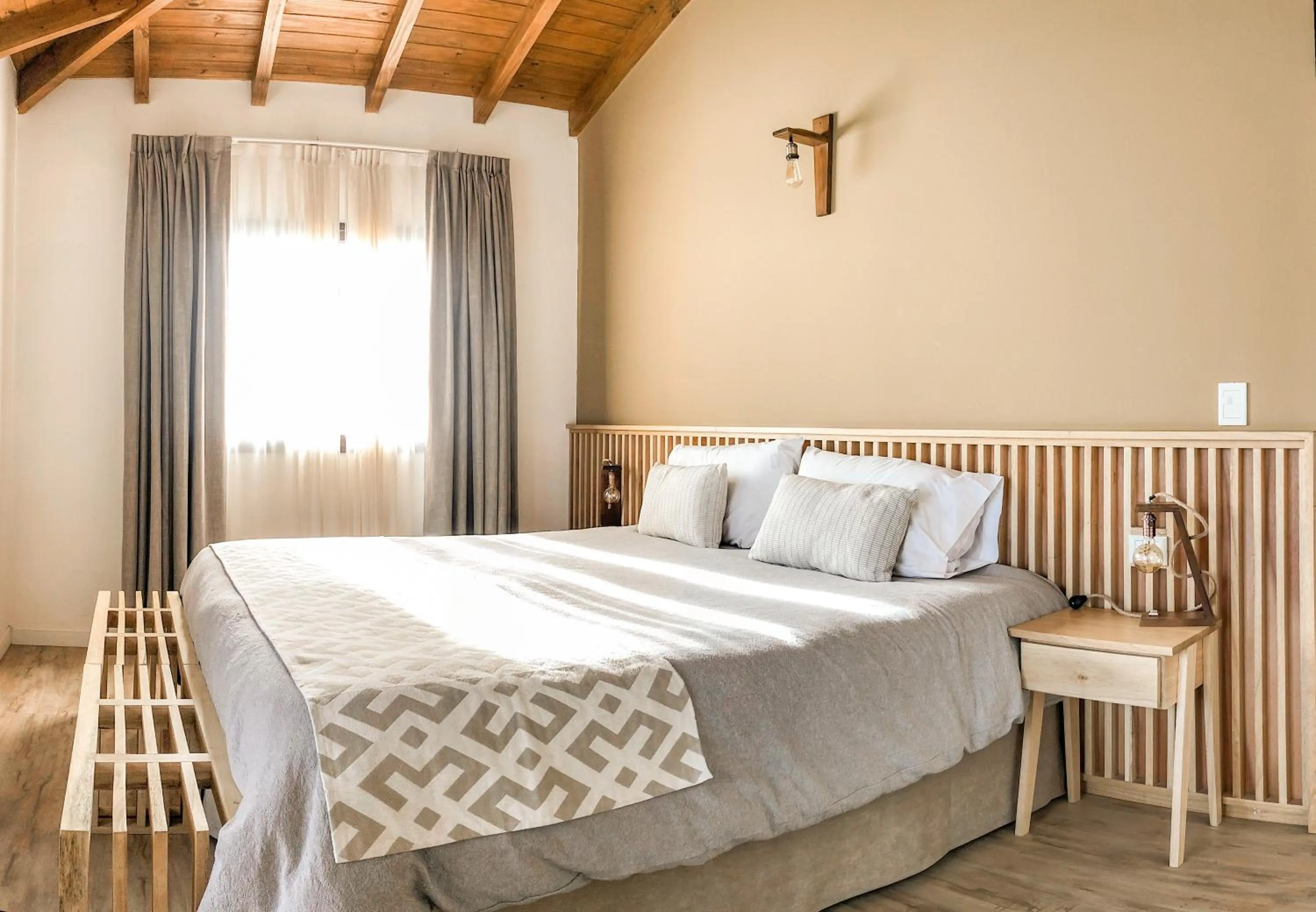 Bed in Senderos Aparts & Suites