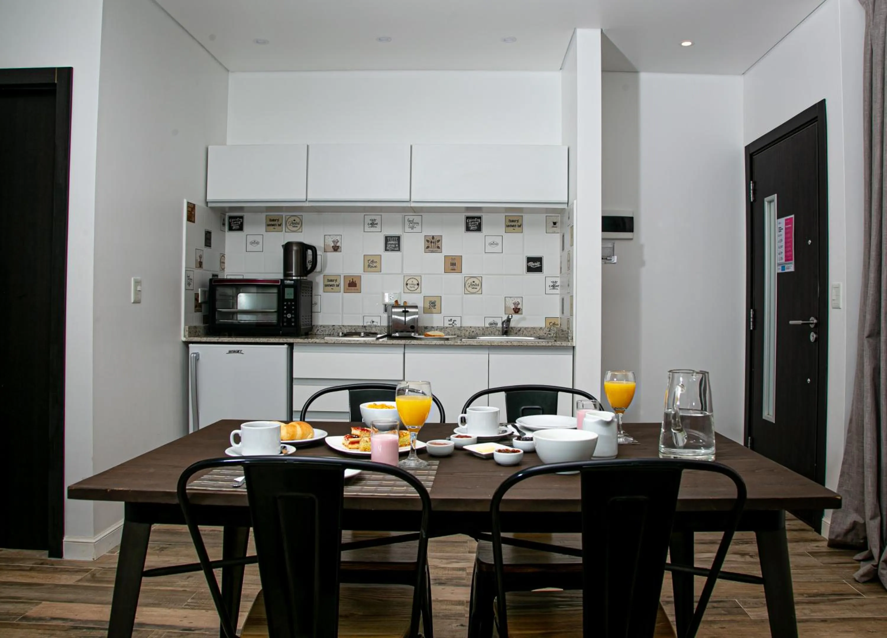 Senderos Aparts & Suites