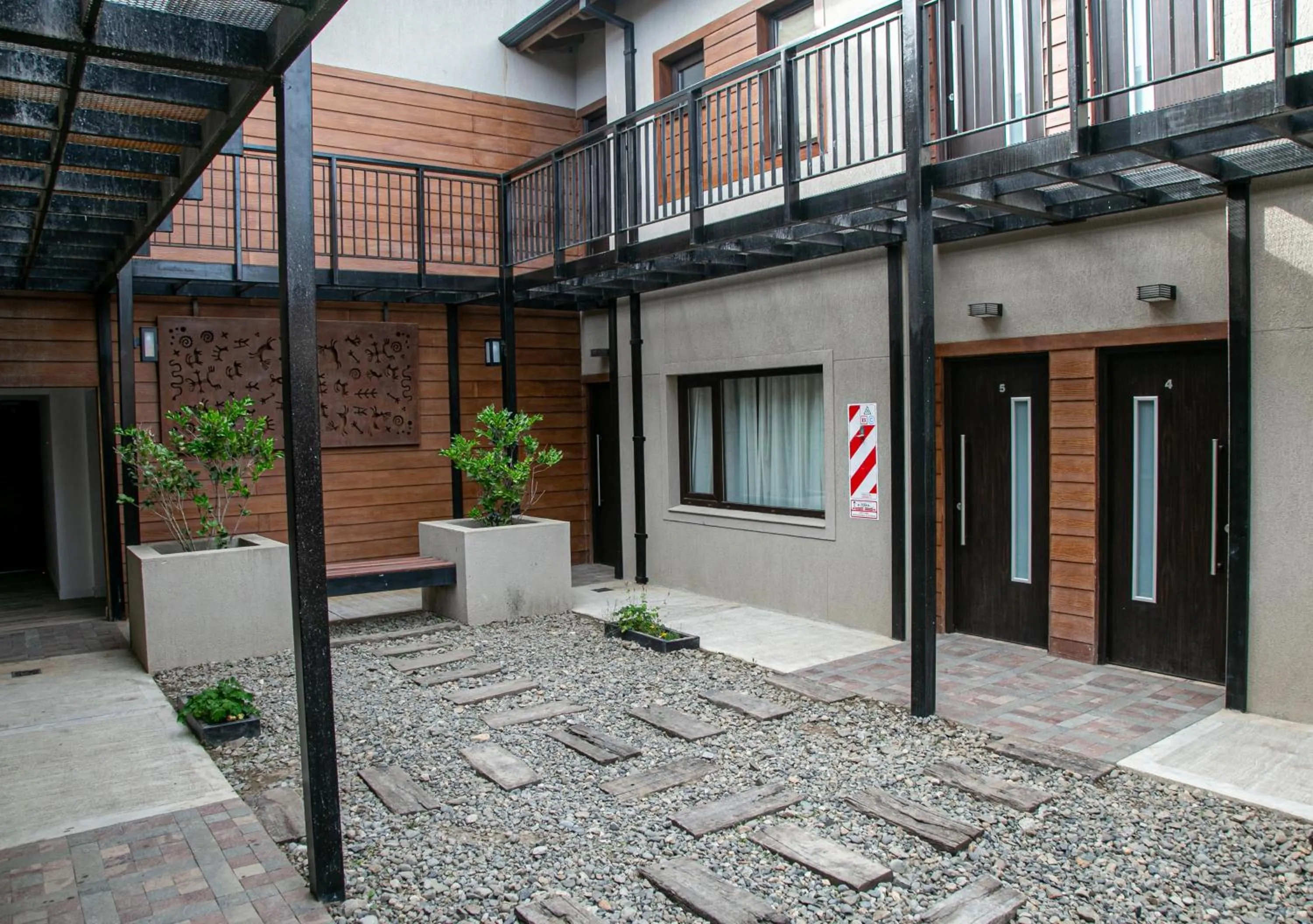 Property building in Senderos Aparts & Suites